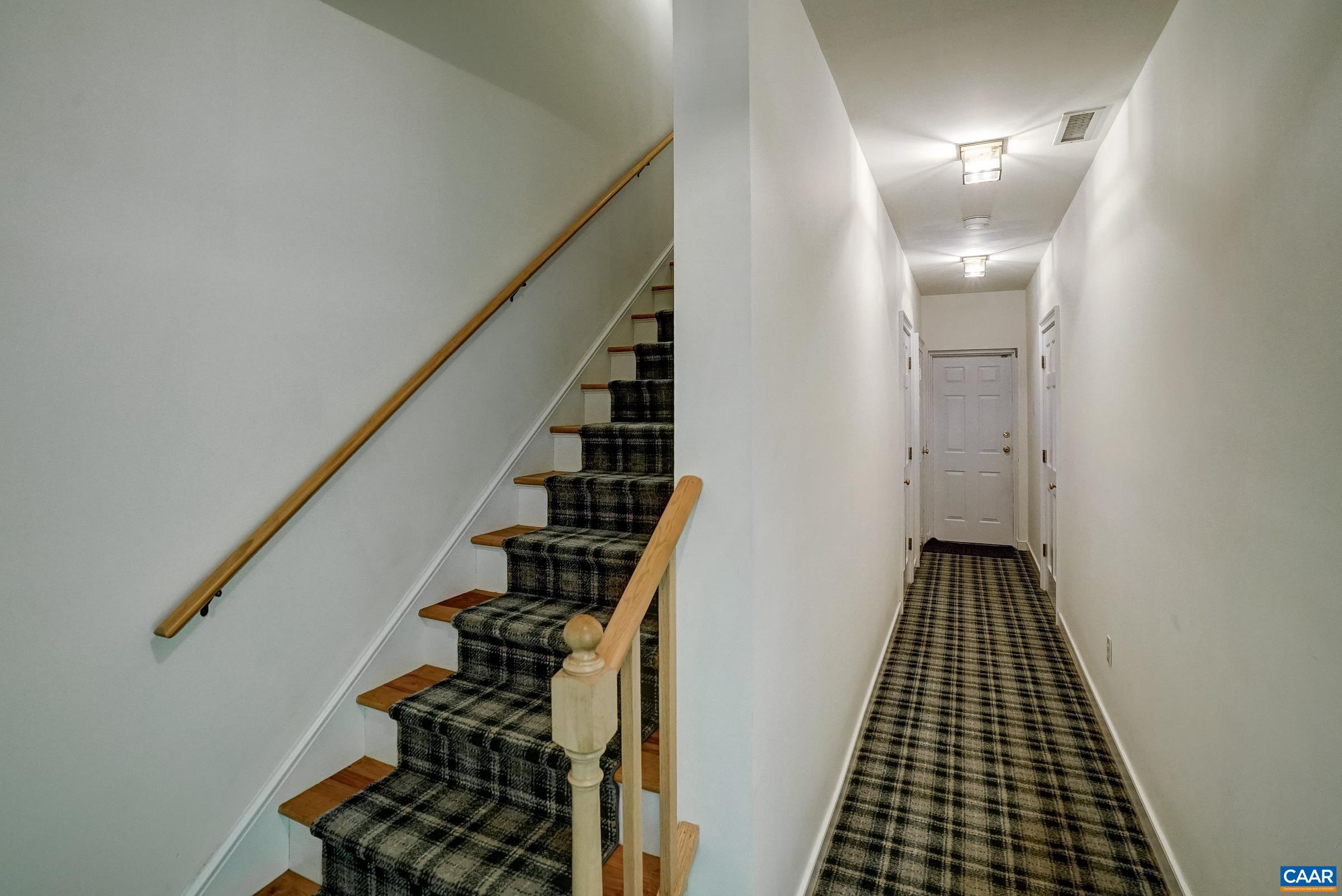 512 WORTHINGTON DR Unit: B