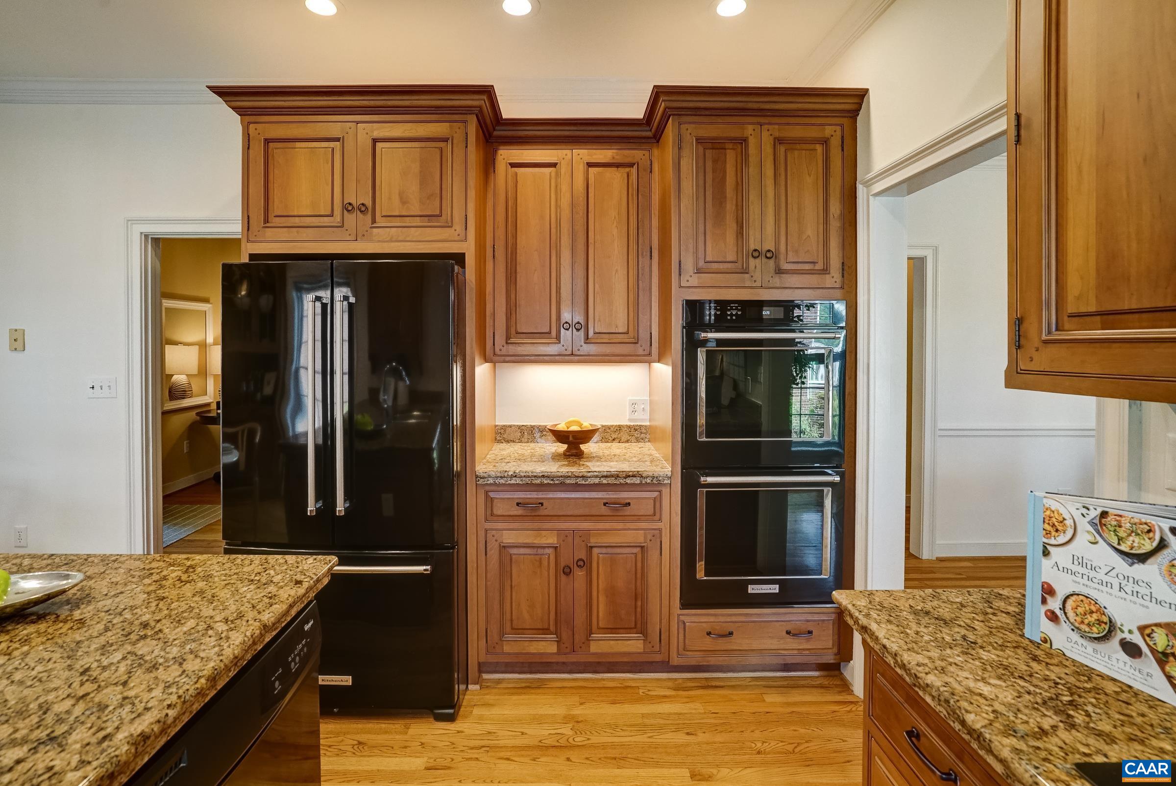 512 WORTHINGTON DR Unit: B