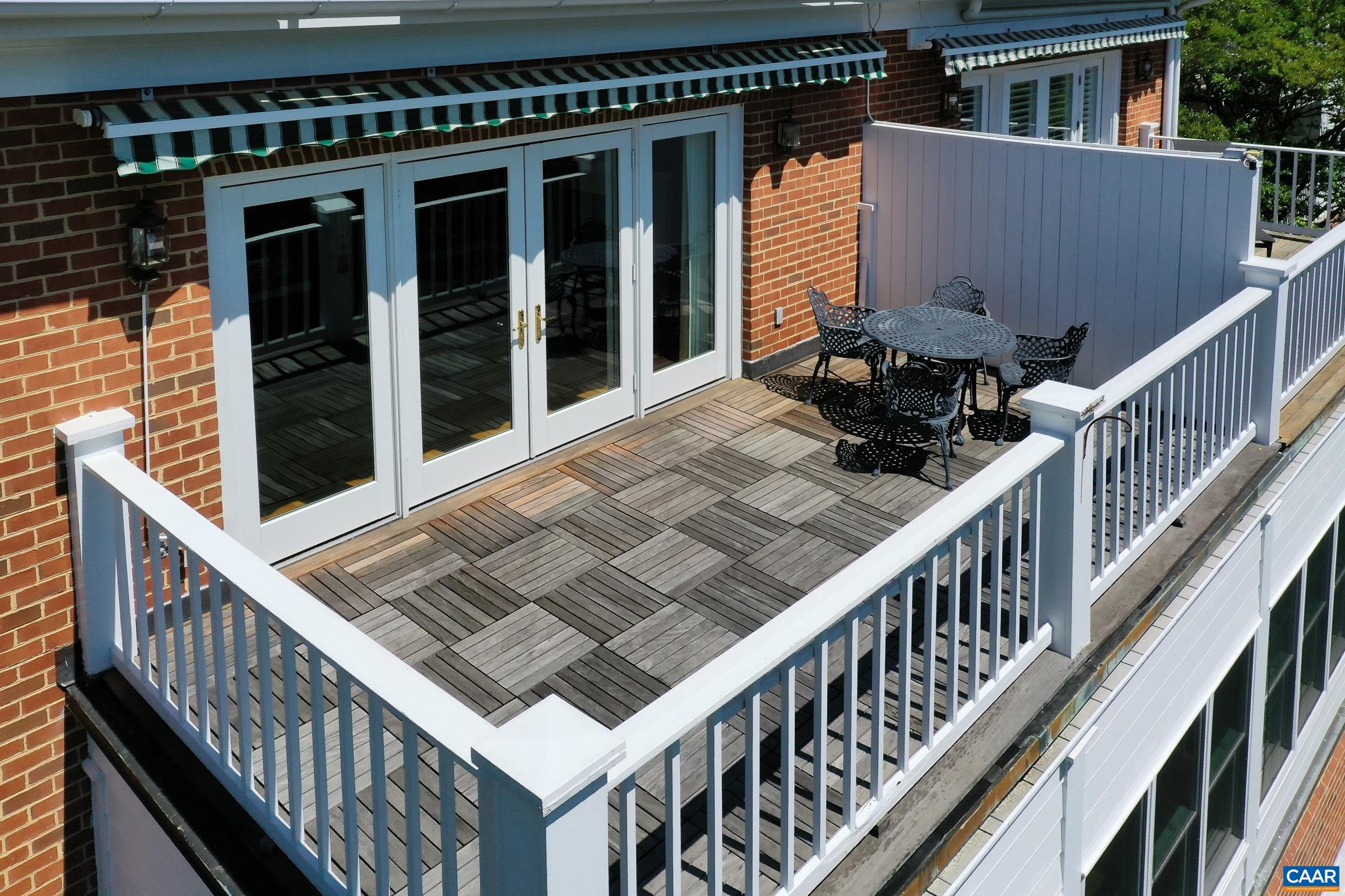 512 WORTHINGTON DR Unit: B