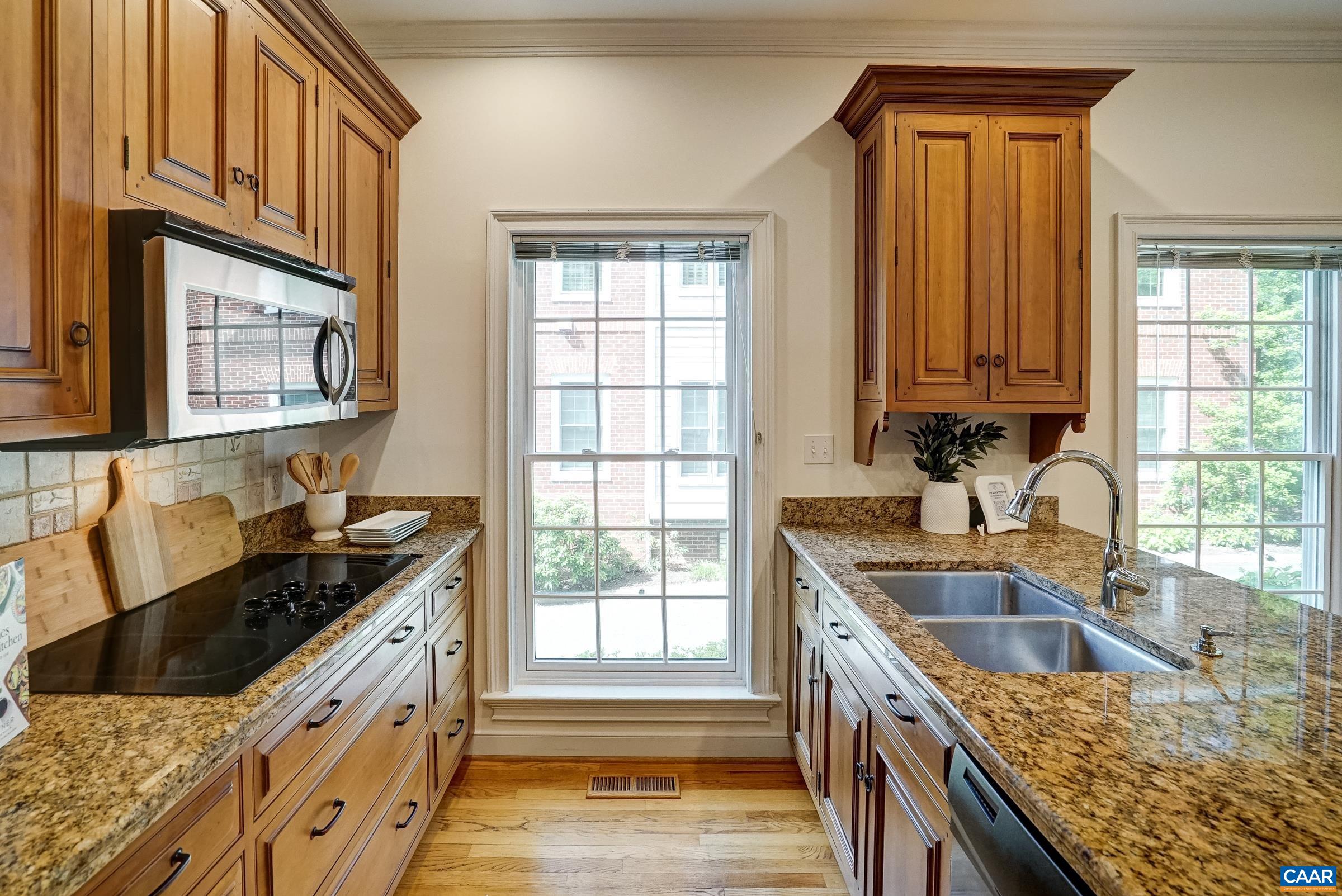 512 WORTHINGTON DR Unit: B