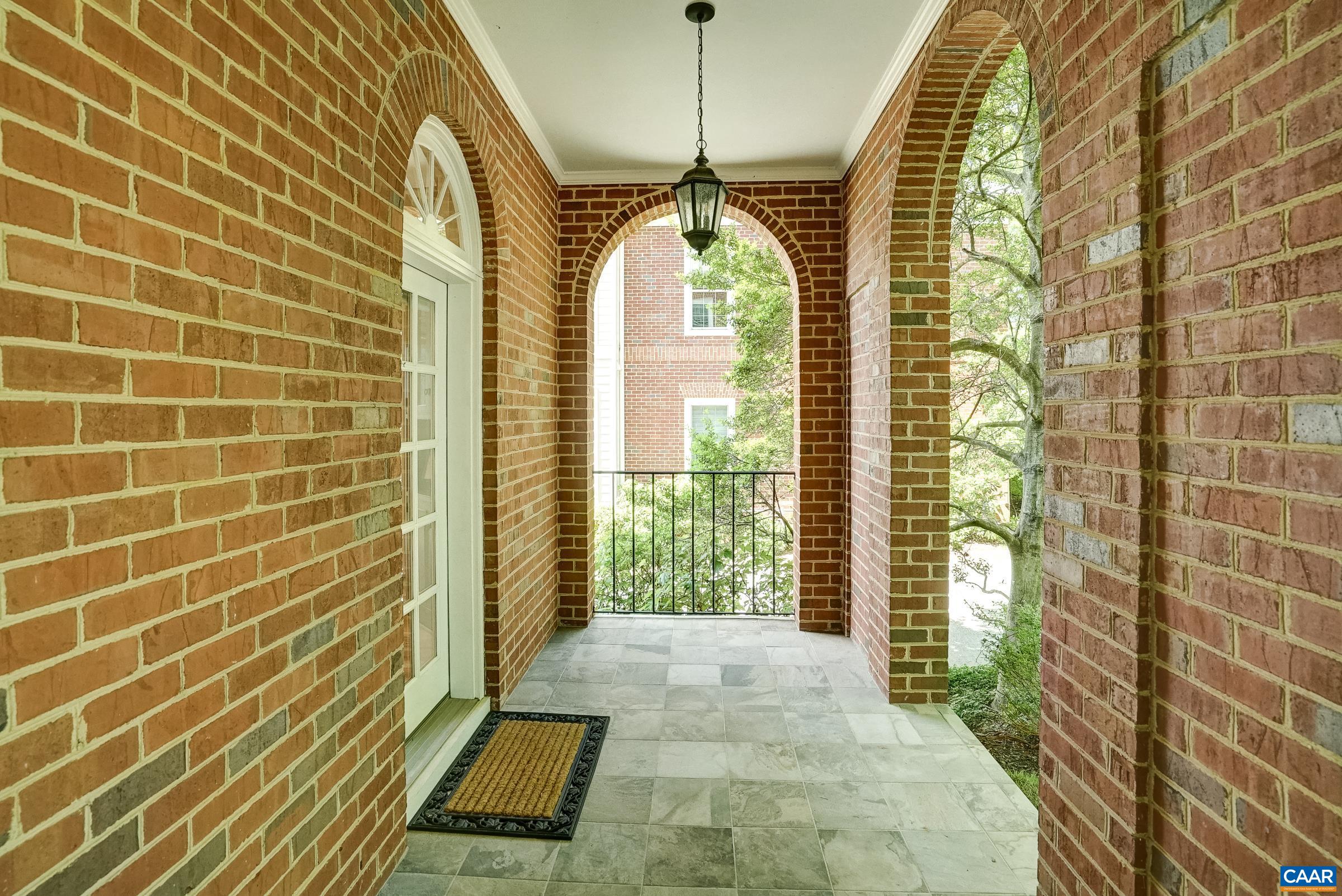 512 WORTHINGTON DR Unit: B