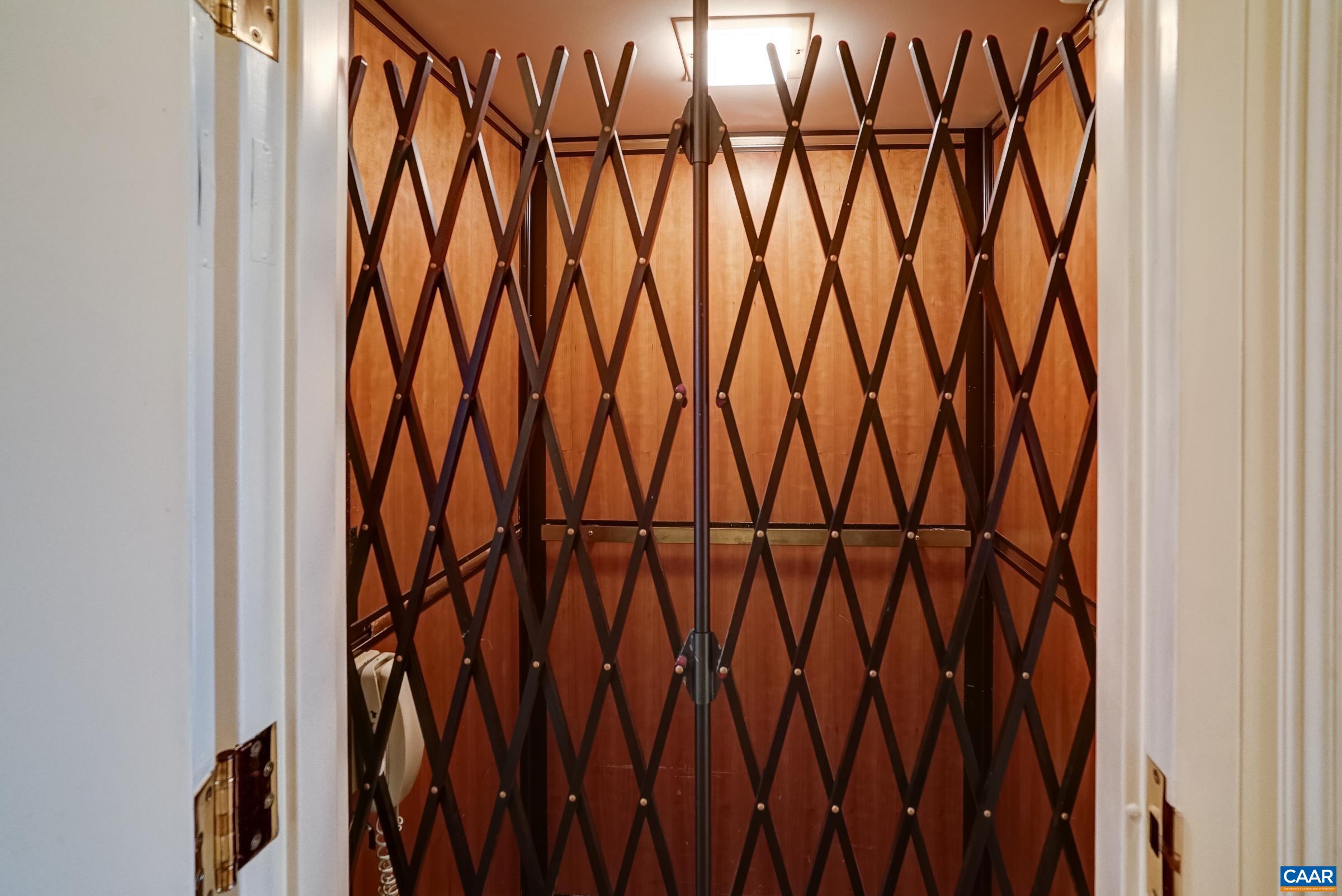 512 WORTHINGTON DR Unit: B