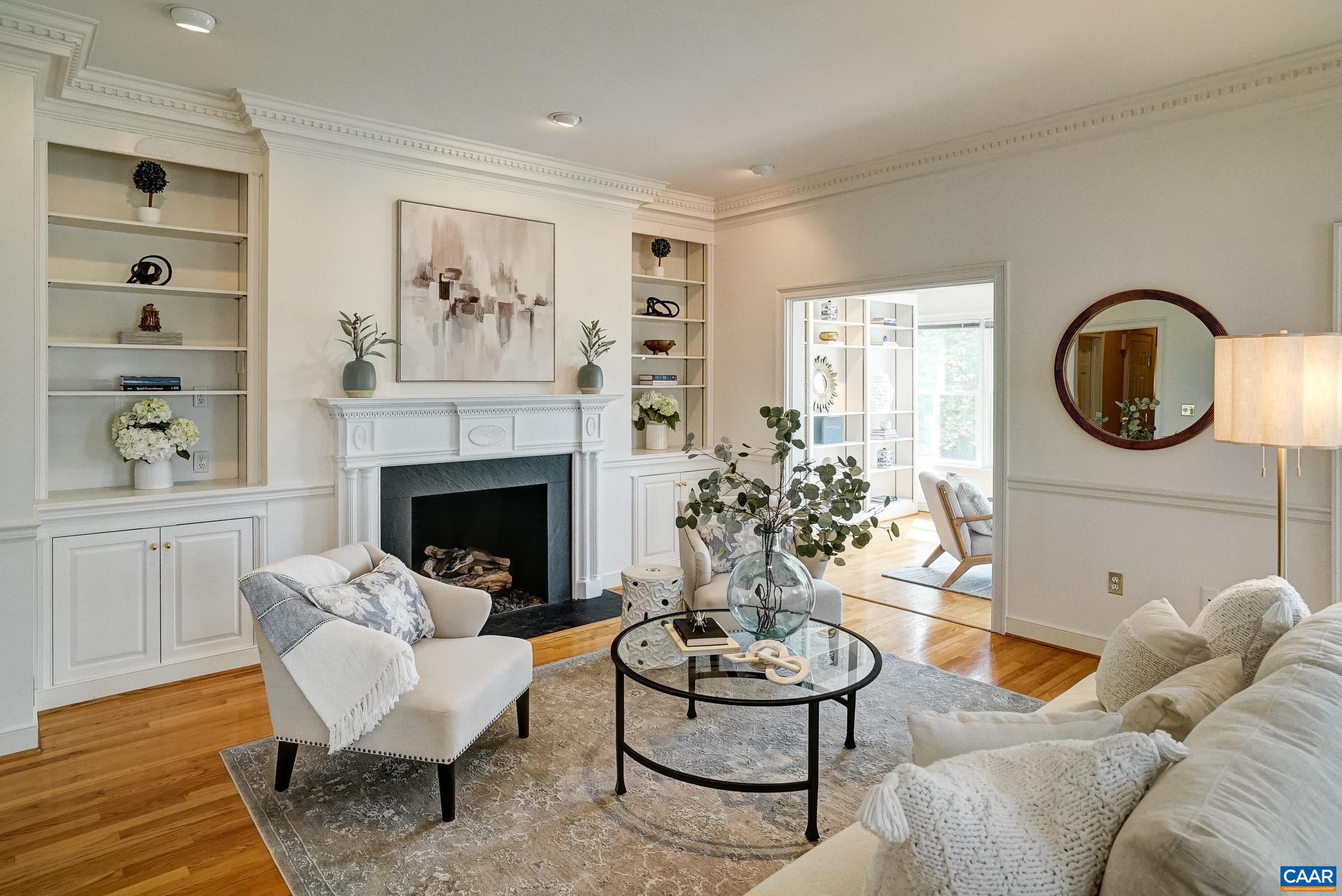 512 WORTHINGTON DR Unit: B