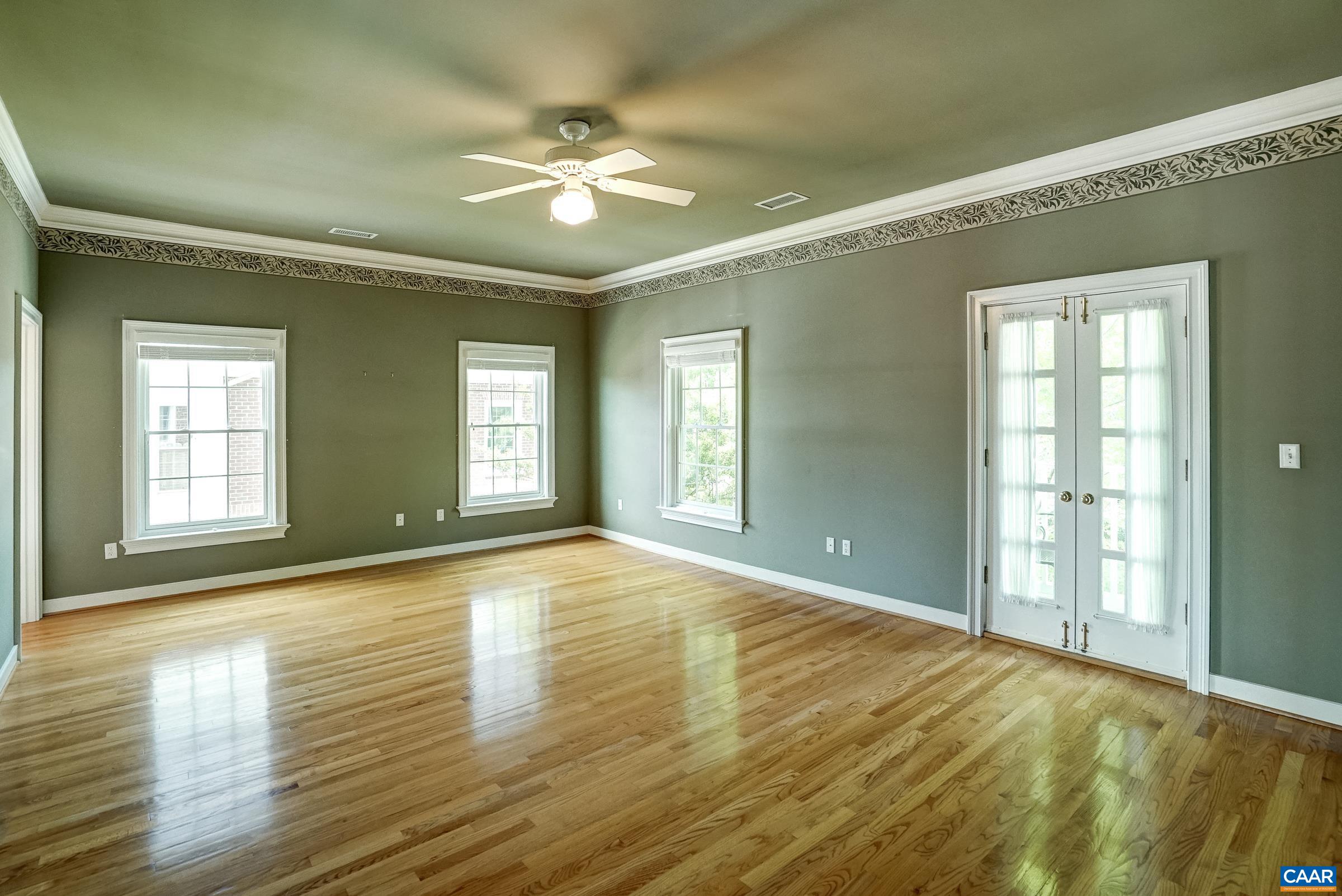 512 WORTHINGTON DR Unit: B