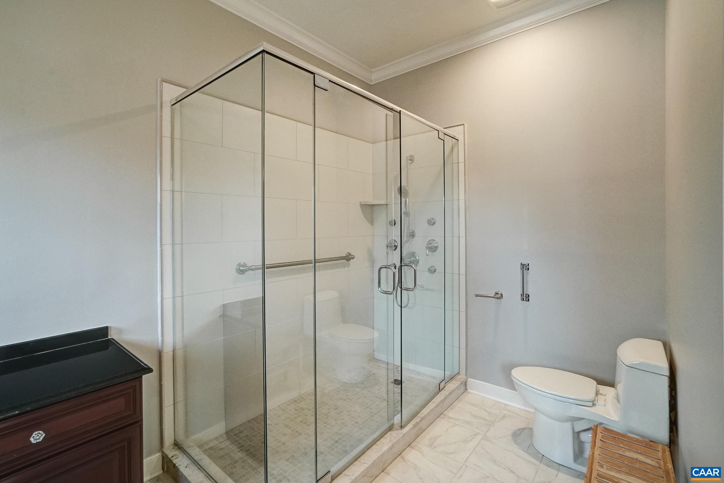 512 WORTHINGTON DR Unit: B