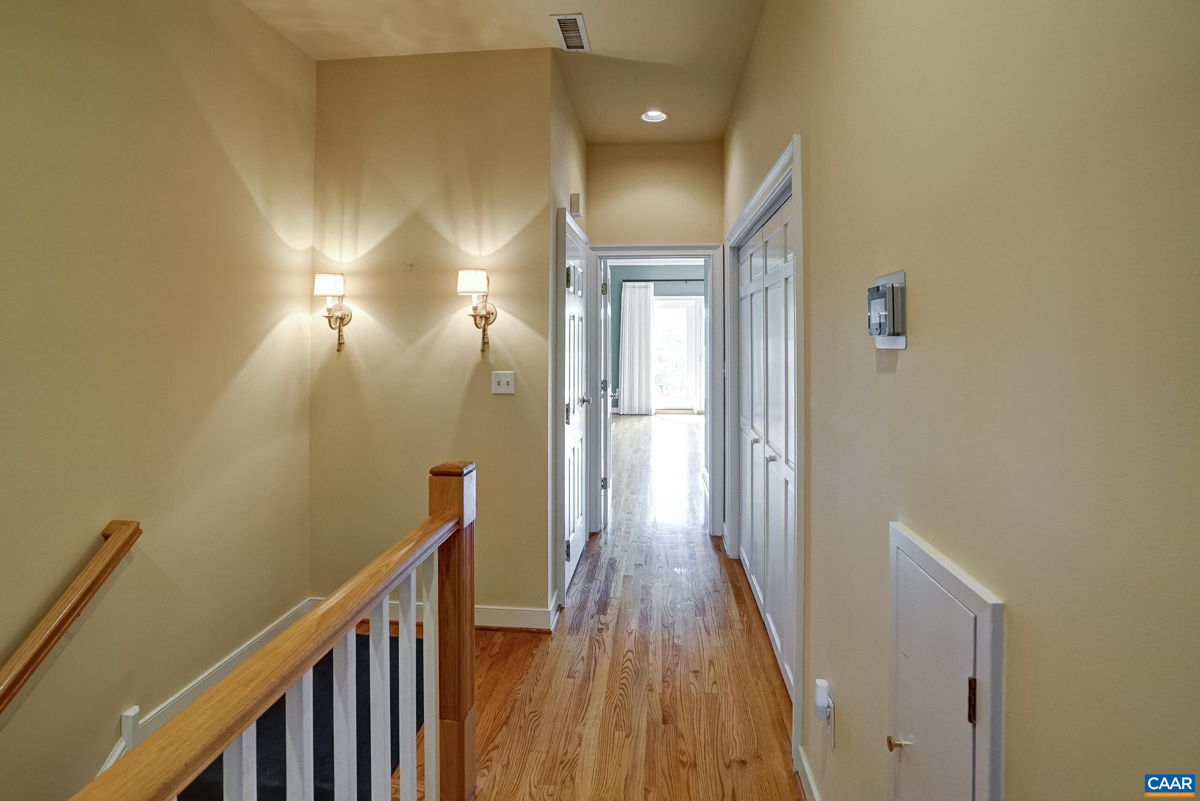 512 WORTHINGTON DR Unit: B