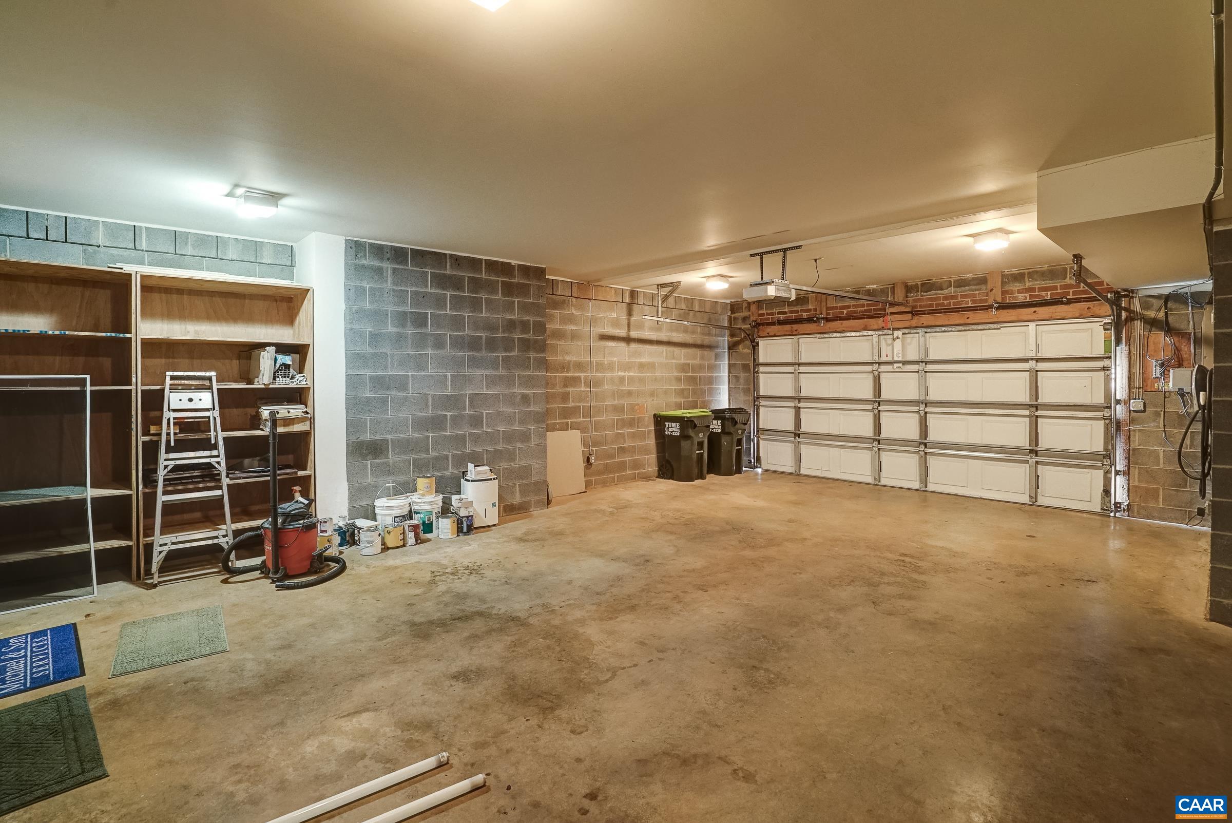 512 WORTHINGTON DR Unit: B