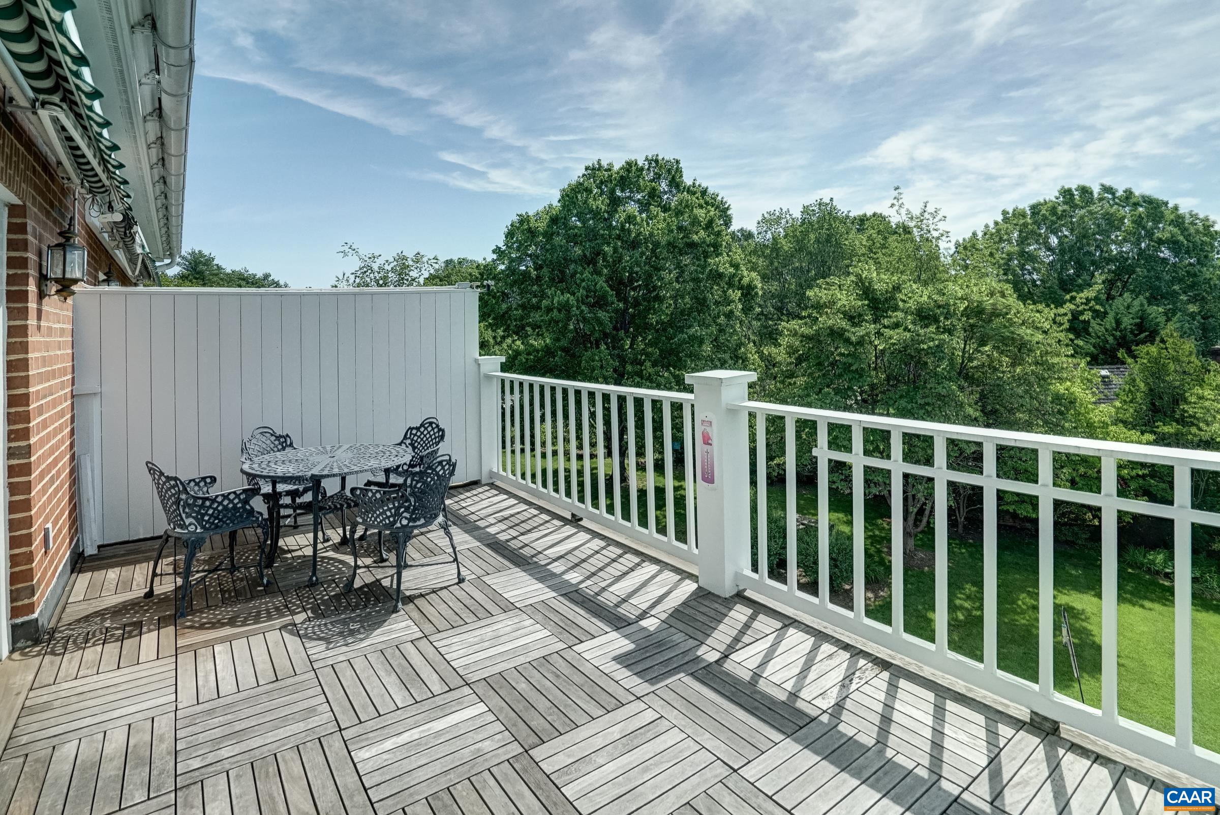 512 WORTHINGTON DR Unit: B