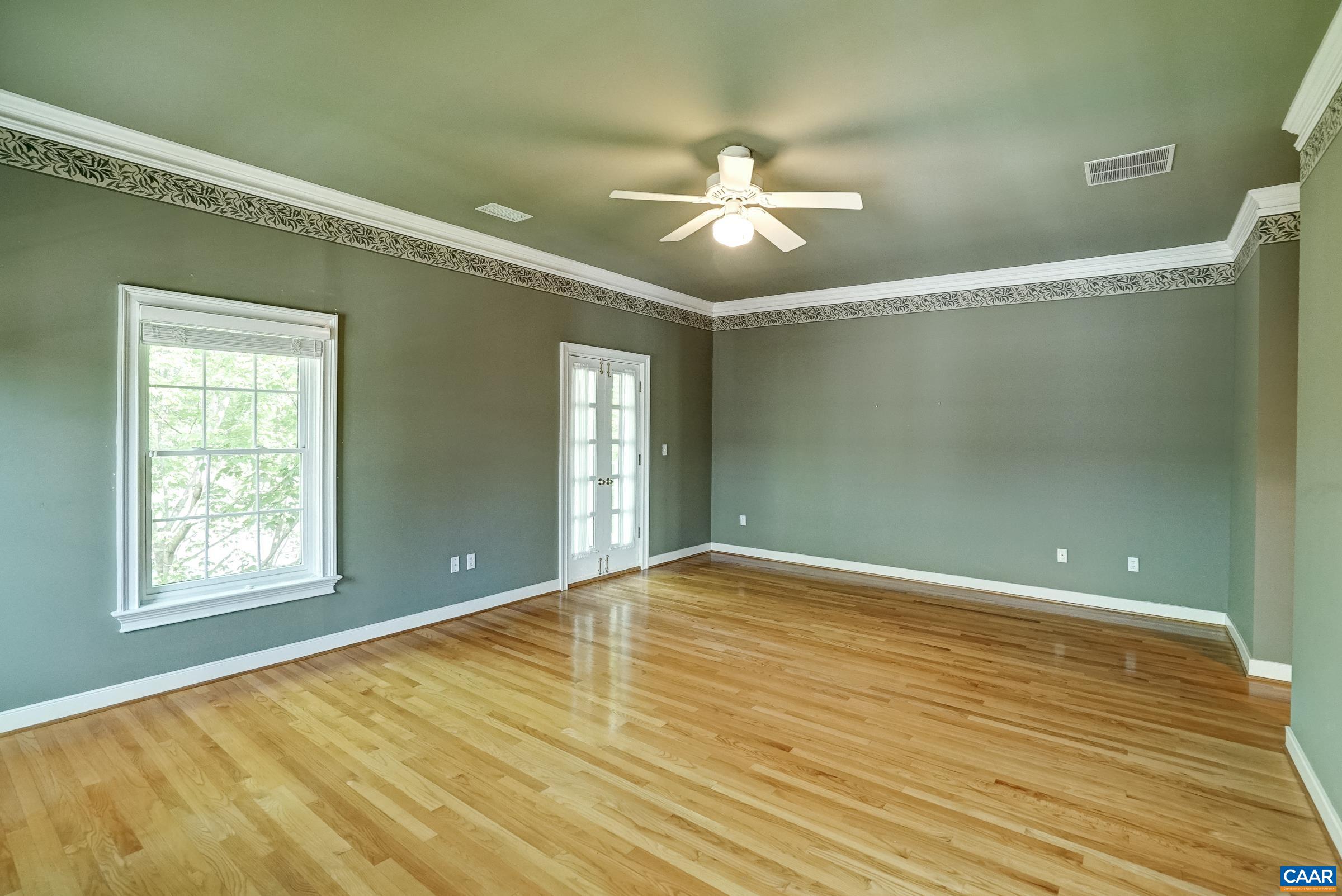 512 WORTHINGTON DR Unit: B