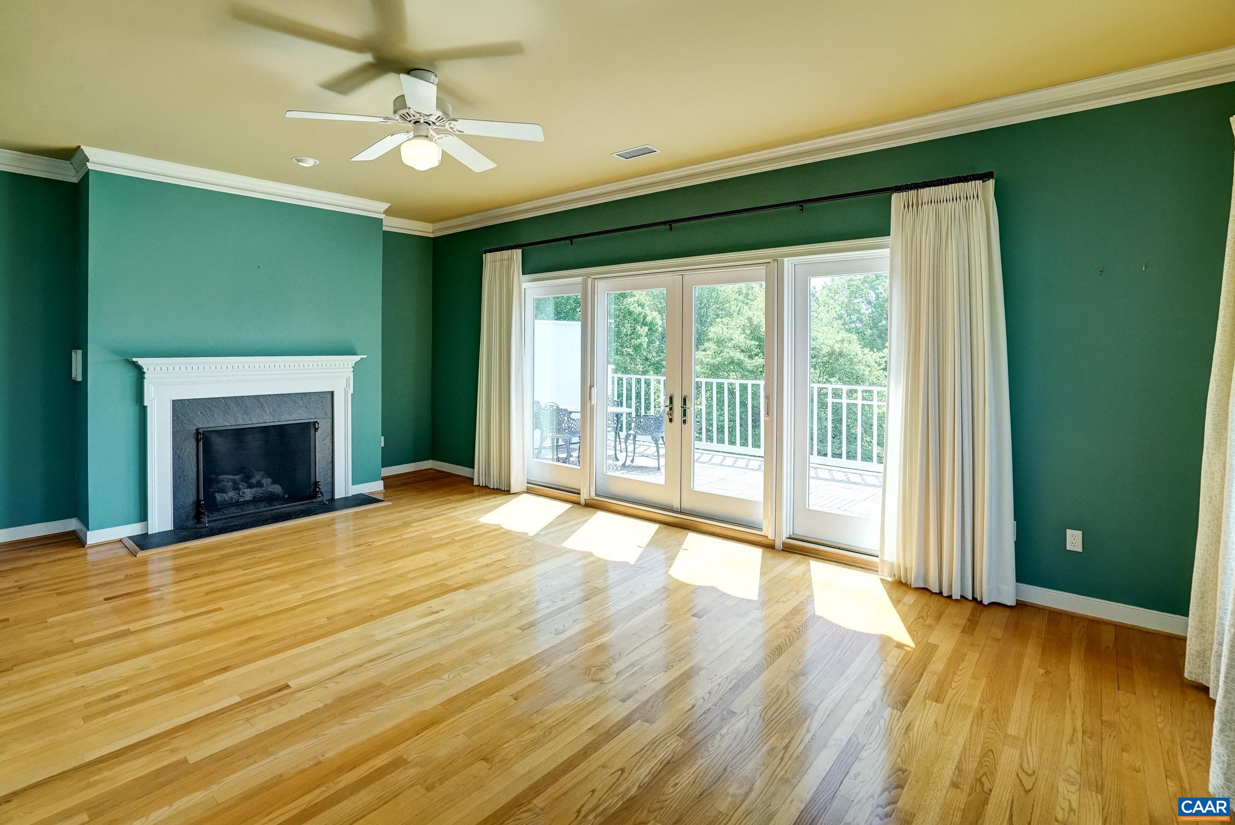 512 WORTHINGTON DR Unit: B