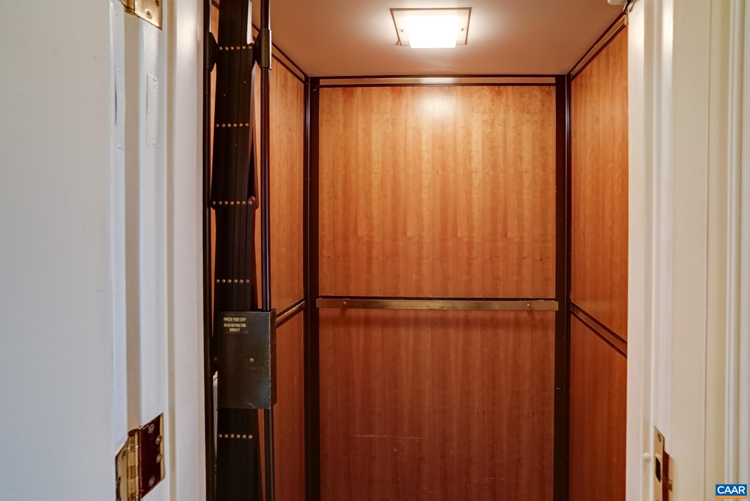 512 WORTHINGTON DR Unit: B