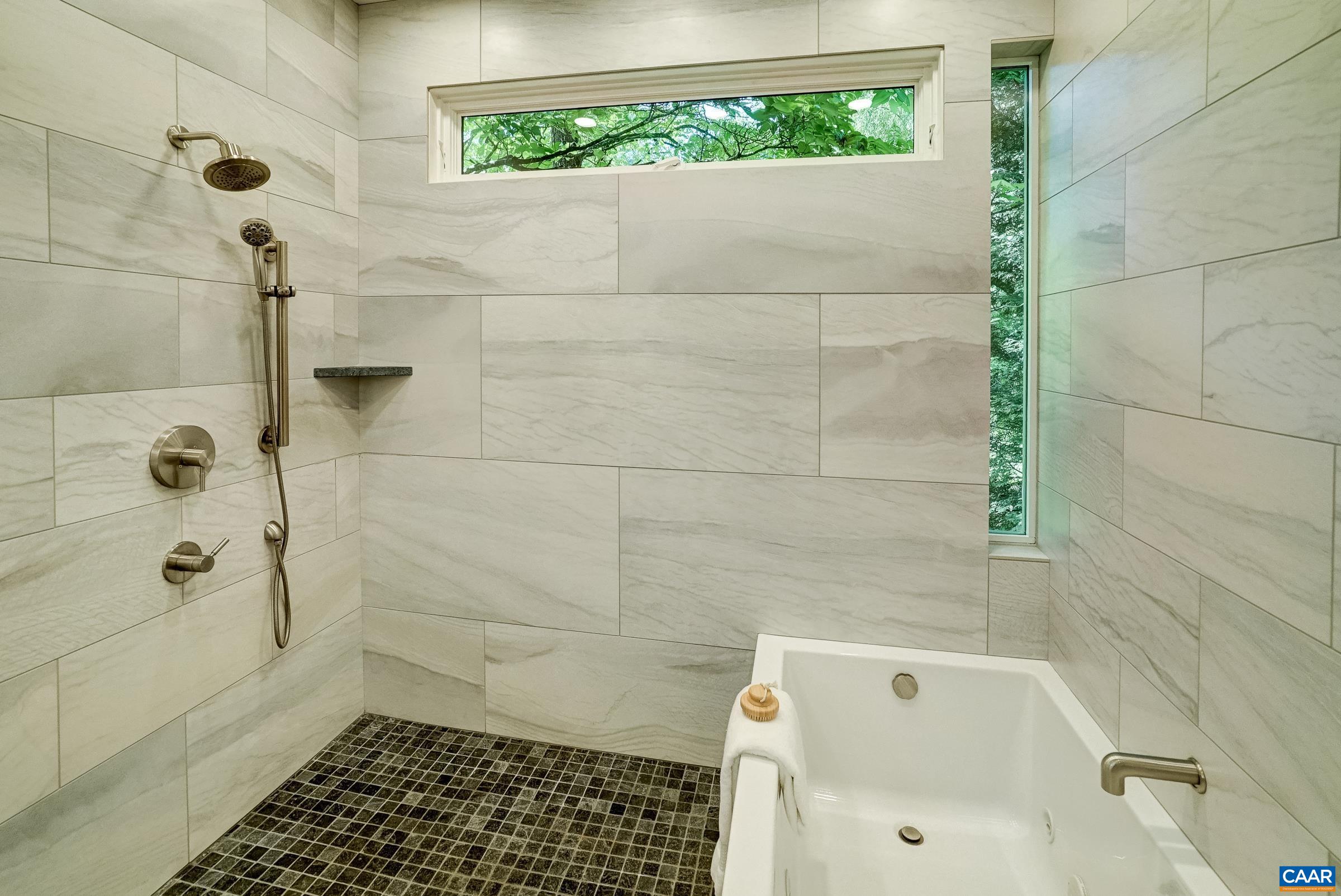 2425 JEFFERSON PARK AVE