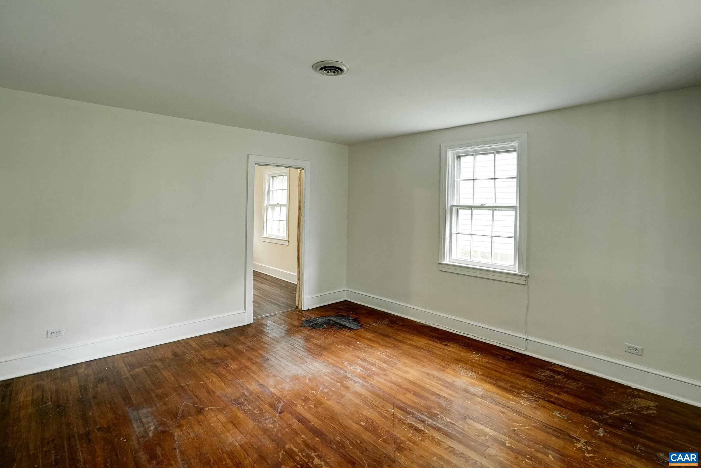 2425 JEFFERSON PARK AVE