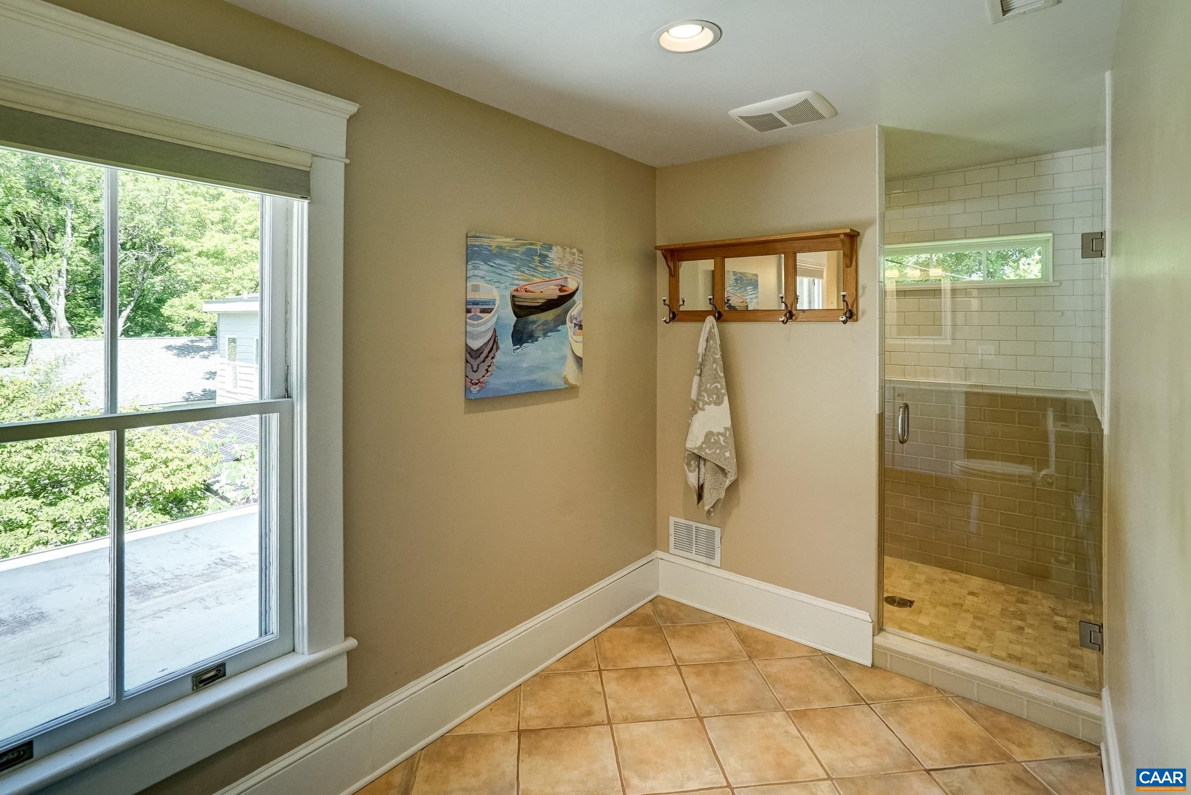 2425 JEFFERSON PARK AVE