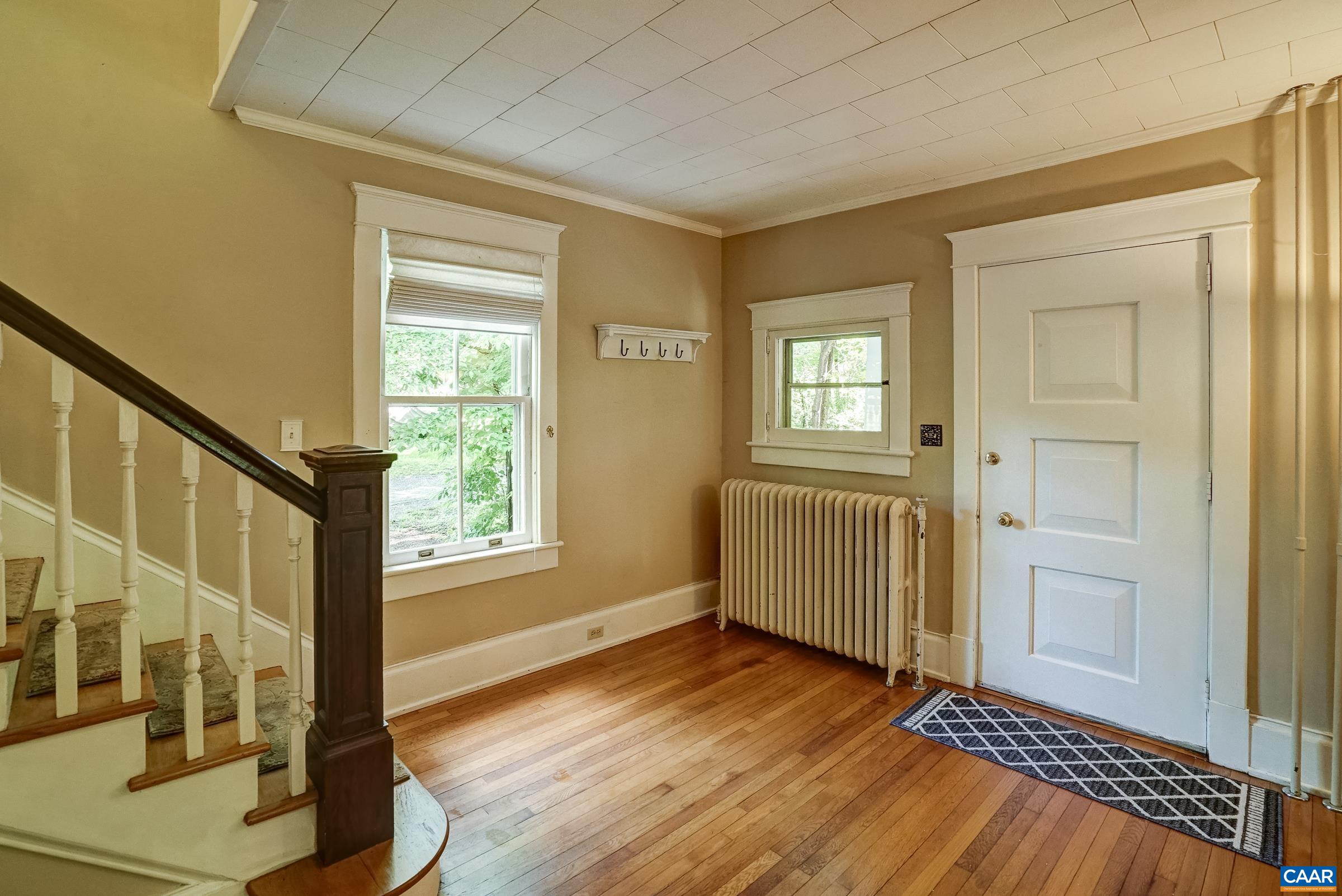 2425 JEFFERSON PARK AVE