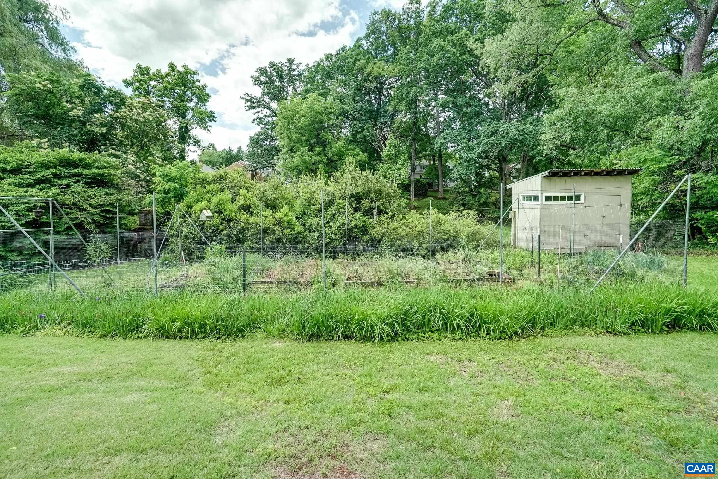 2425 JEFFERSON PARK AVE