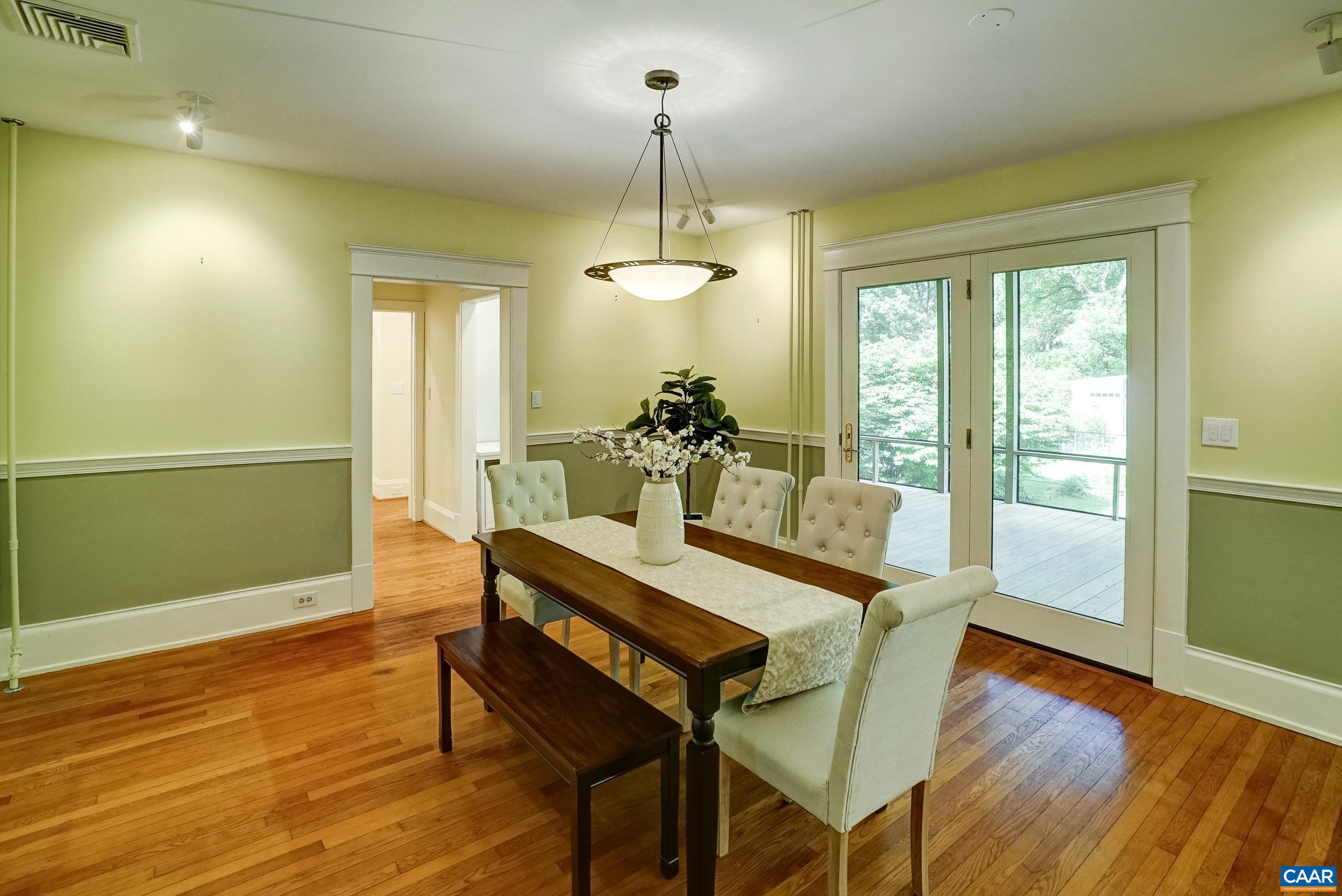 2425 JEFFERSON PARK AVE