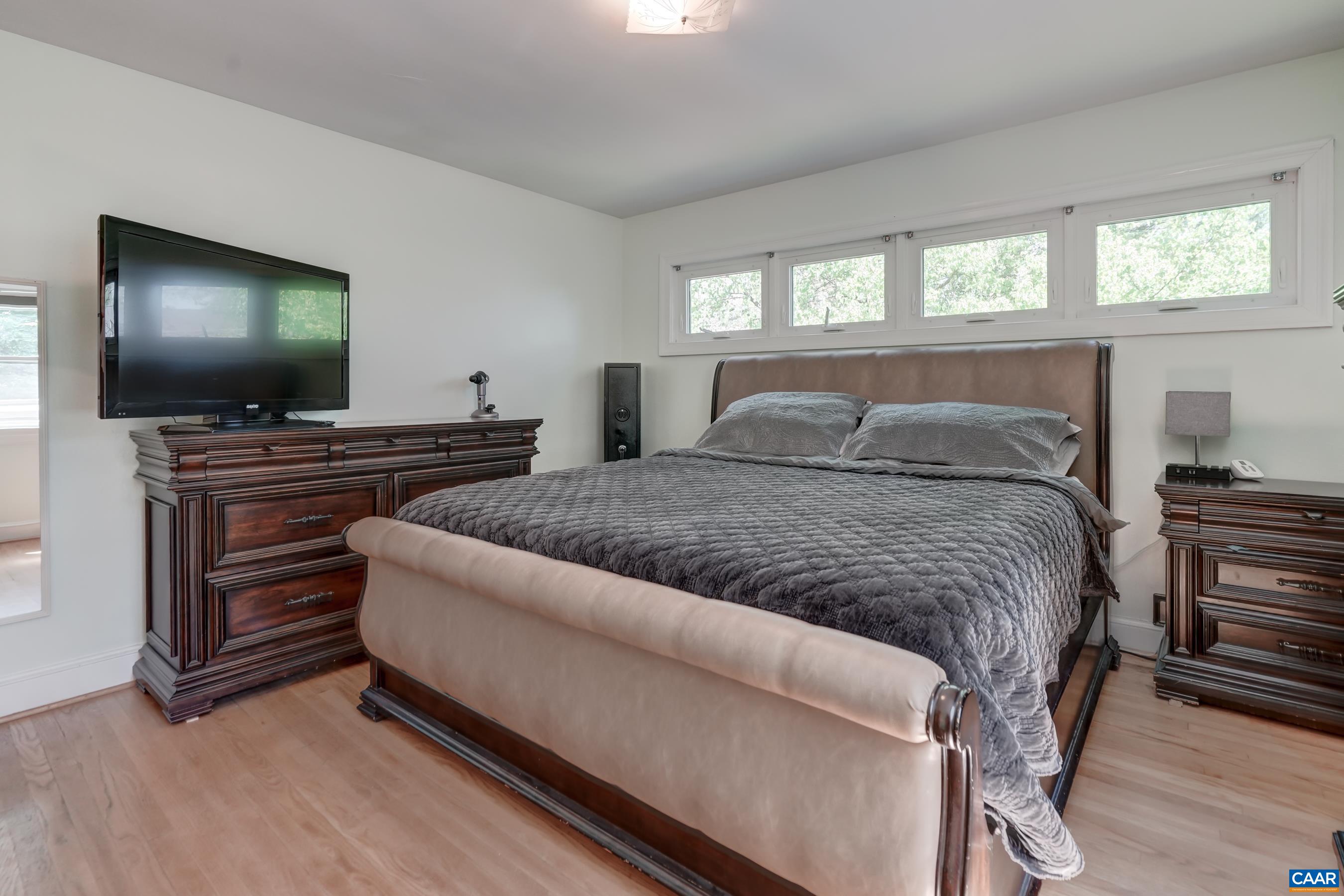 1514 WESTWOOD RD Unit: A and B