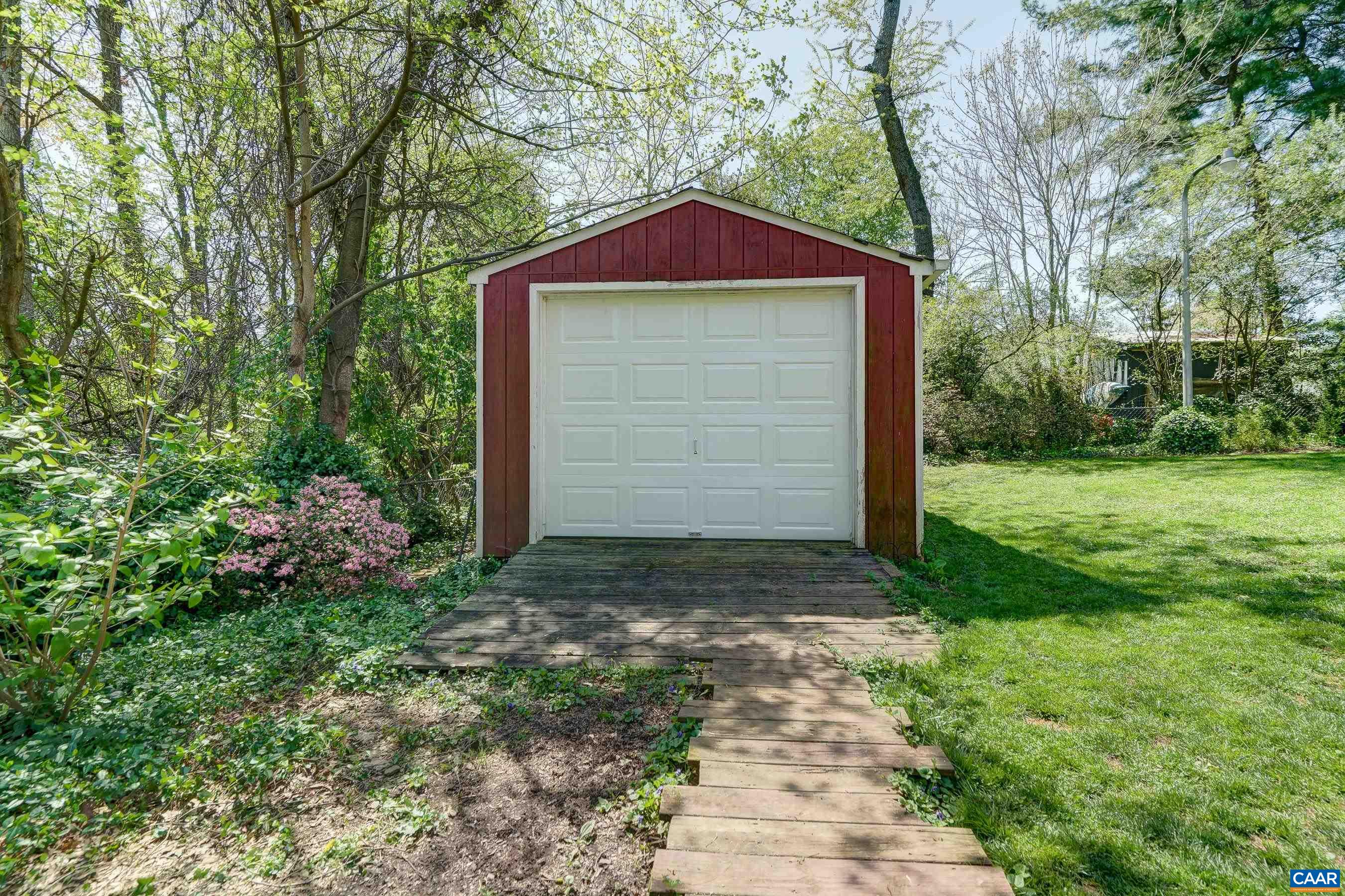 1514 WESTWOOD RD Unit: A and B