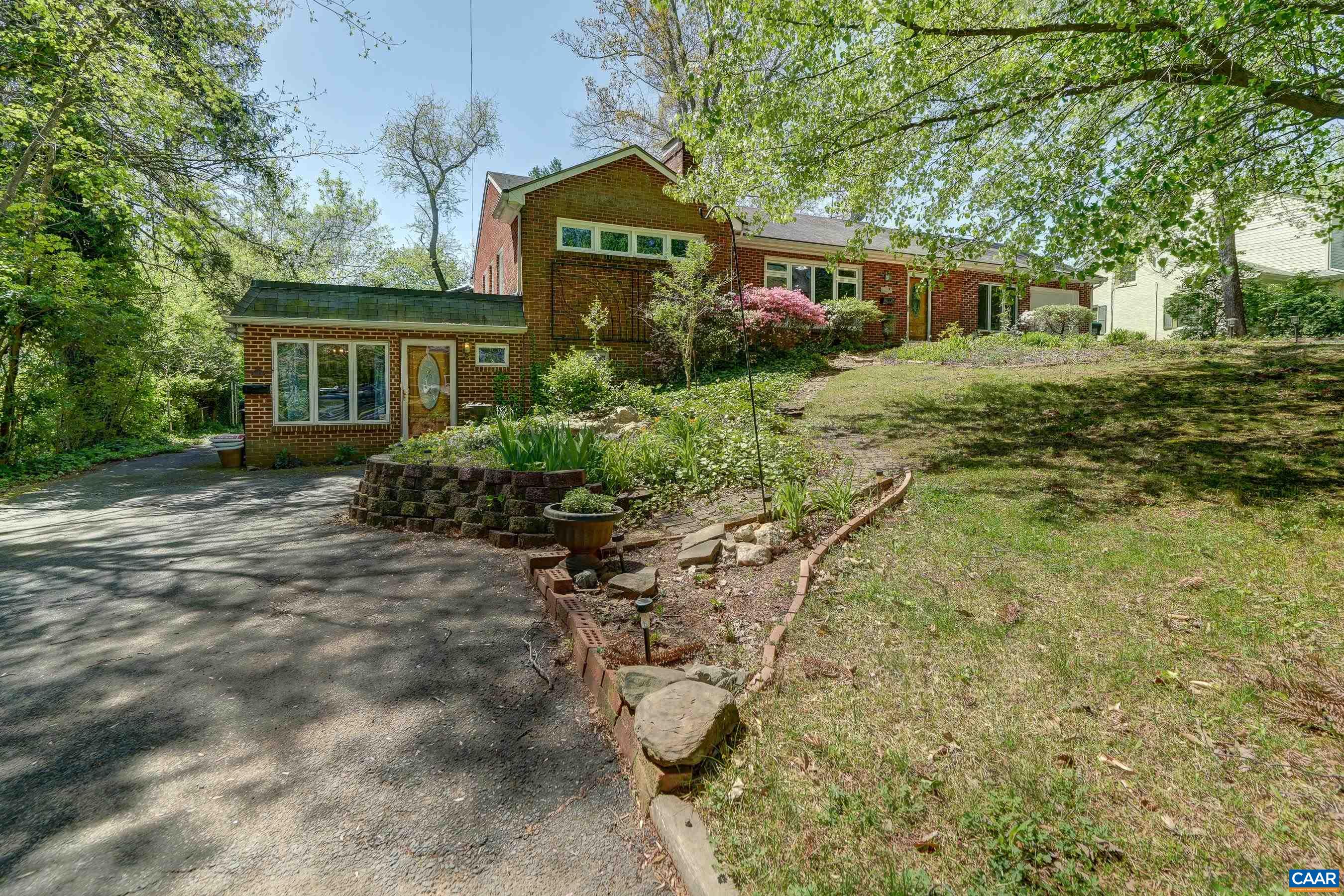 1514 WESTWOOD RD Unit: A and B