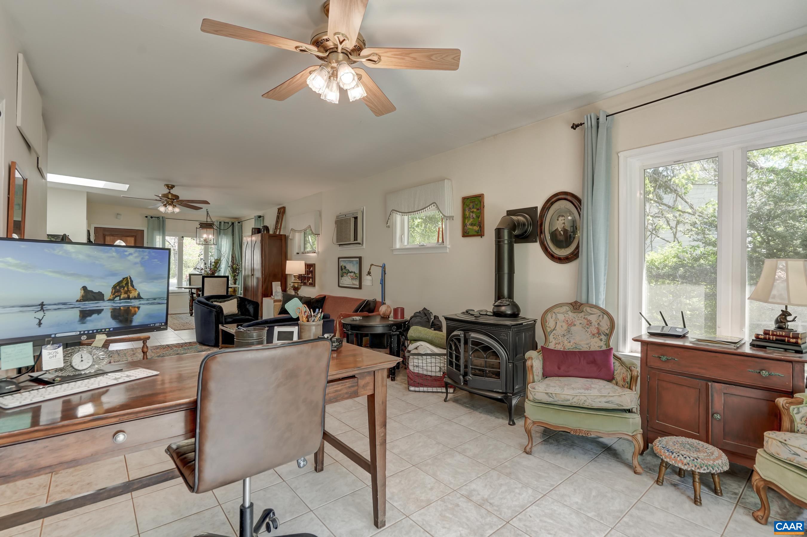 1514 WESTWOOD RD Unit: A and B