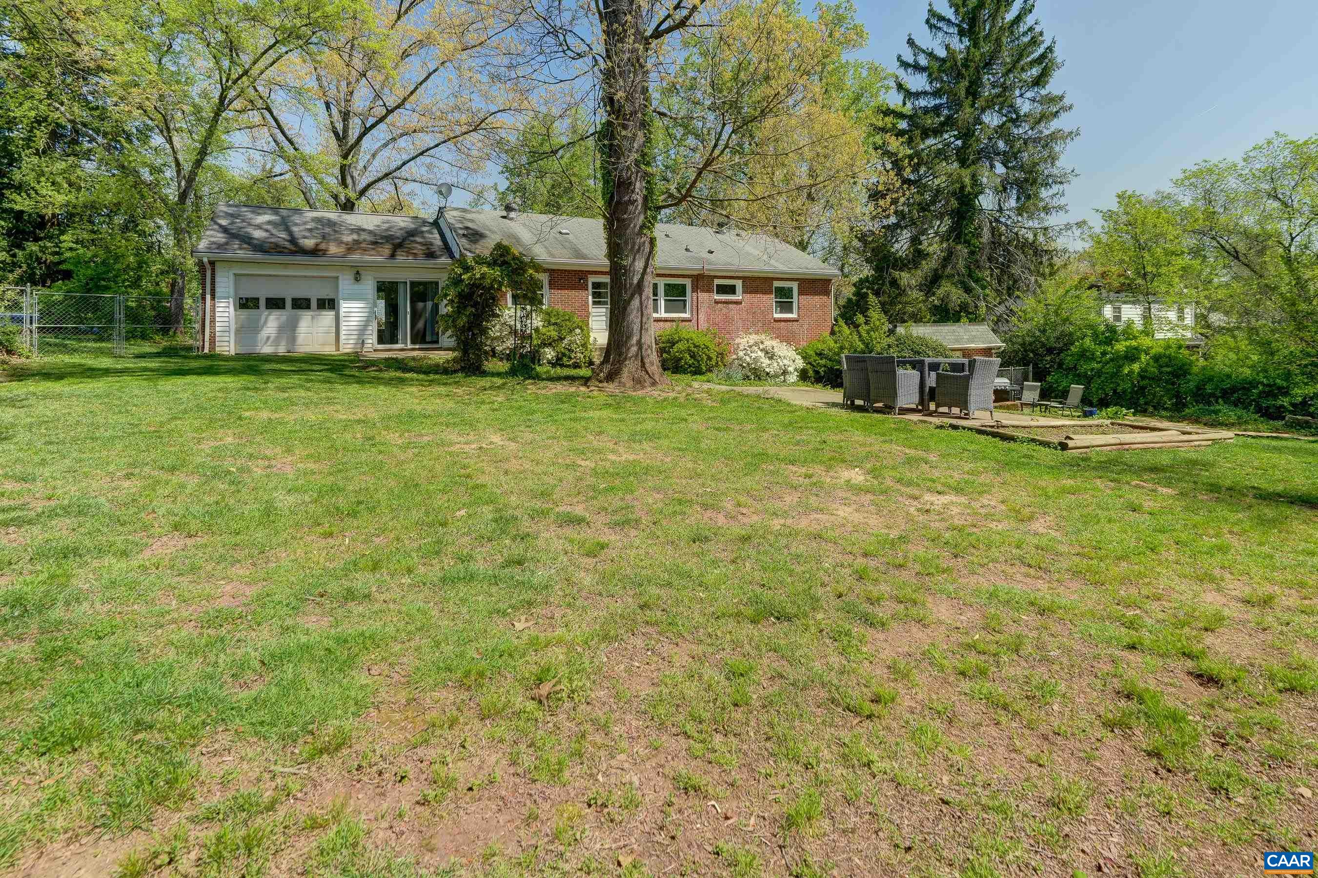 1514 WESTWOOD RD Unit: A and B