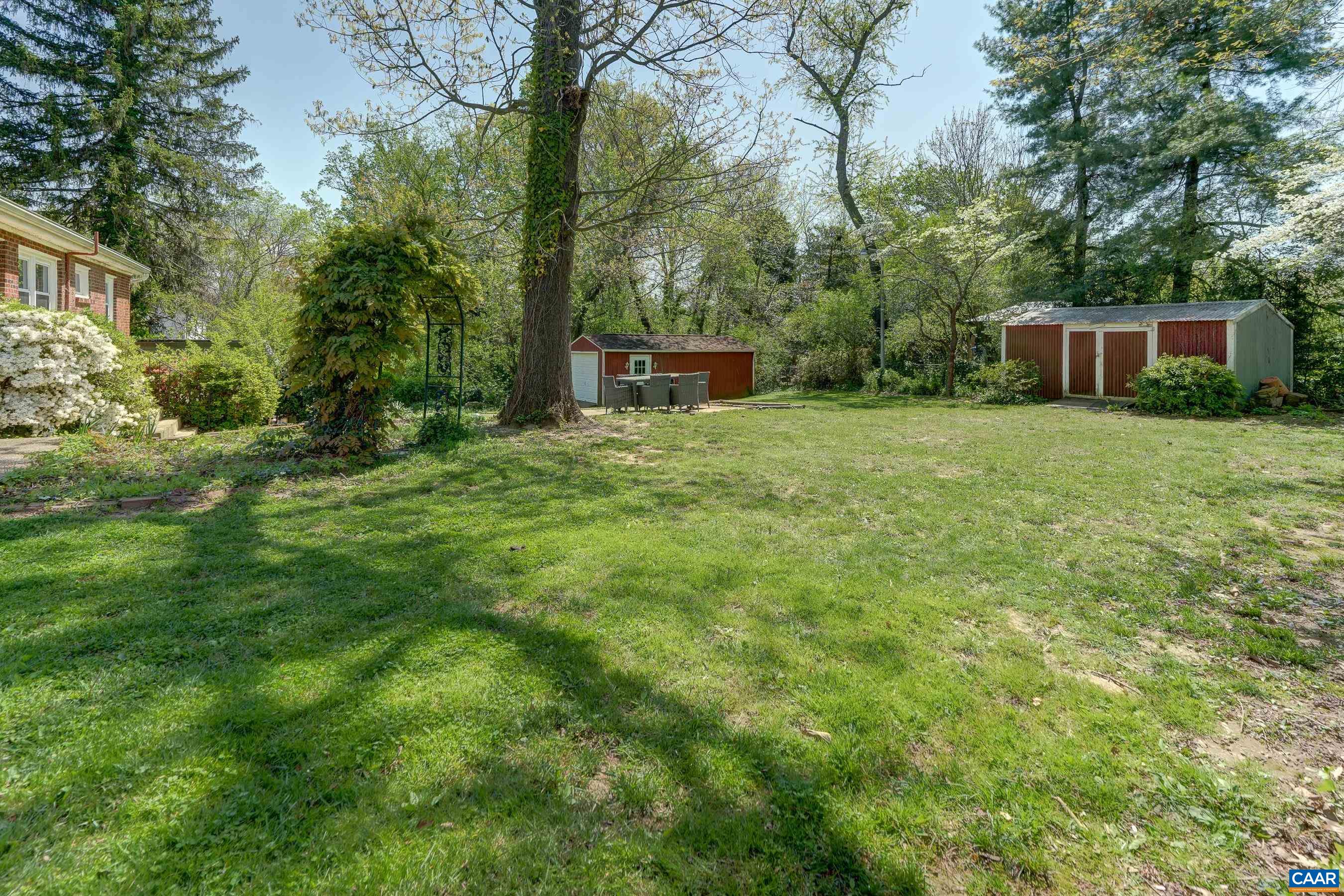1514 WESTWOOD RD Unit: A and B