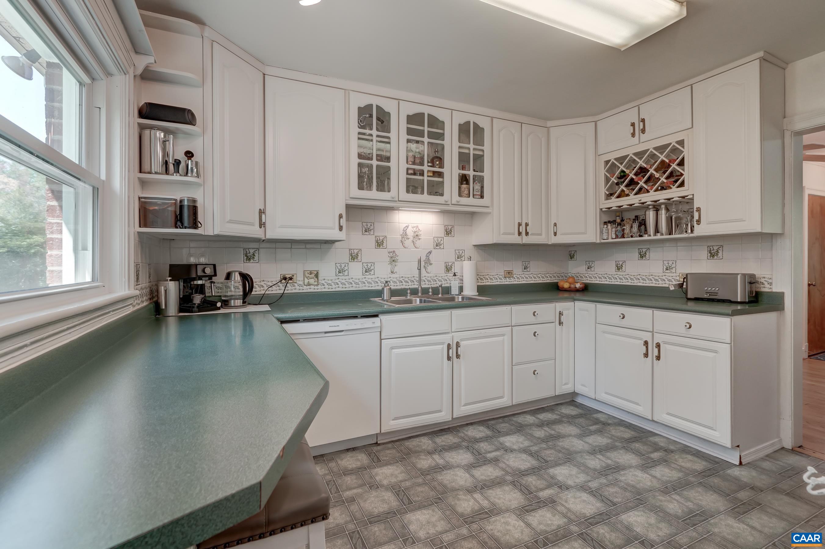 1514 WESTWOOD RD Unit: A and B