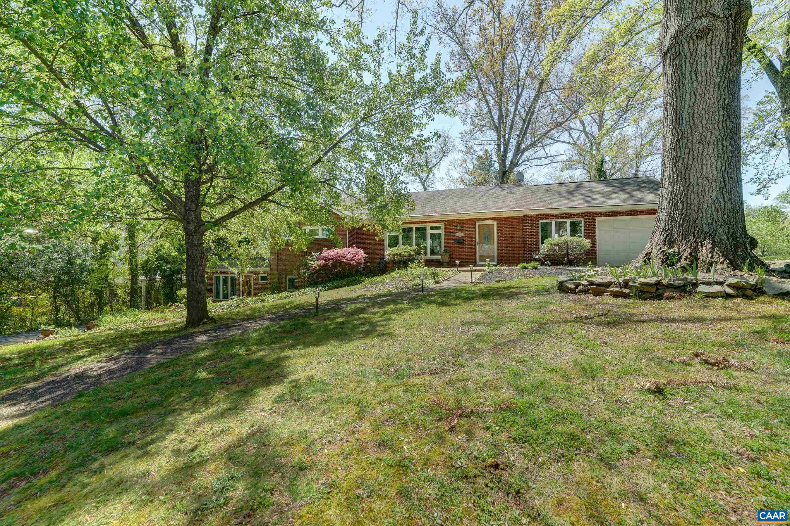 1514 WESTWOOD RD Unit: A and B