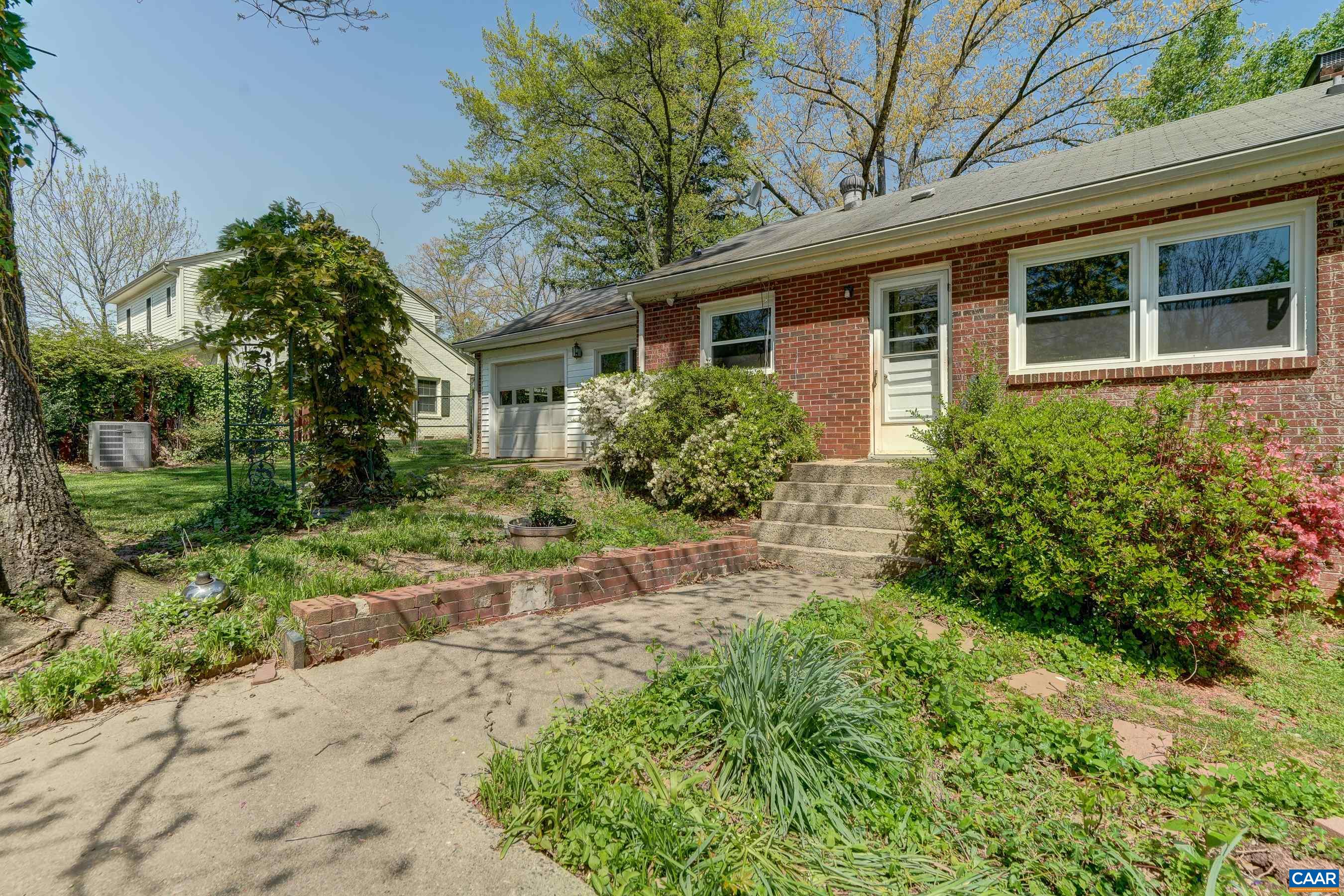 1514 WESTWOOD RD Unit: A and B