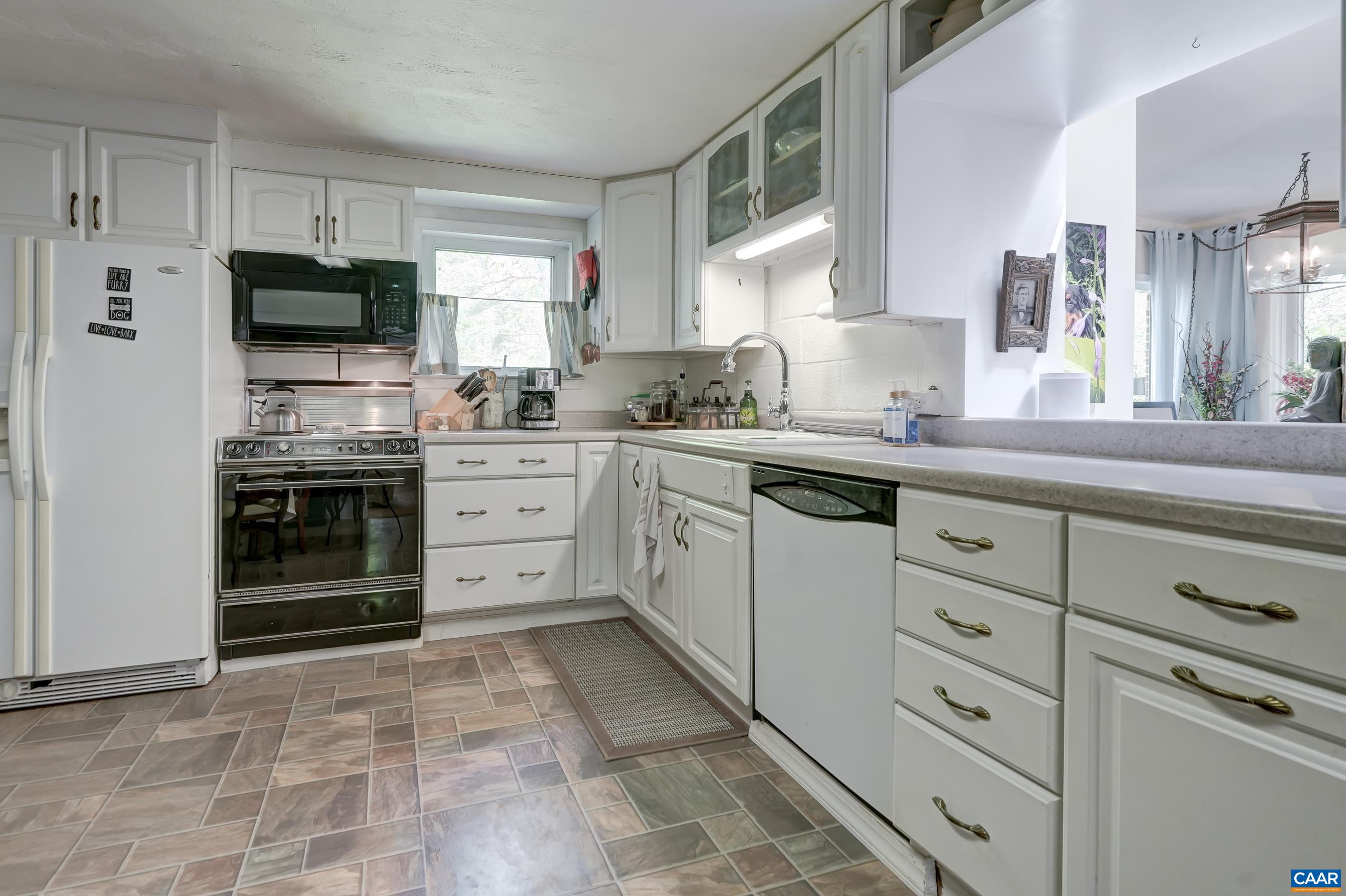 1514 WESTWOOD RD Unit: A and B