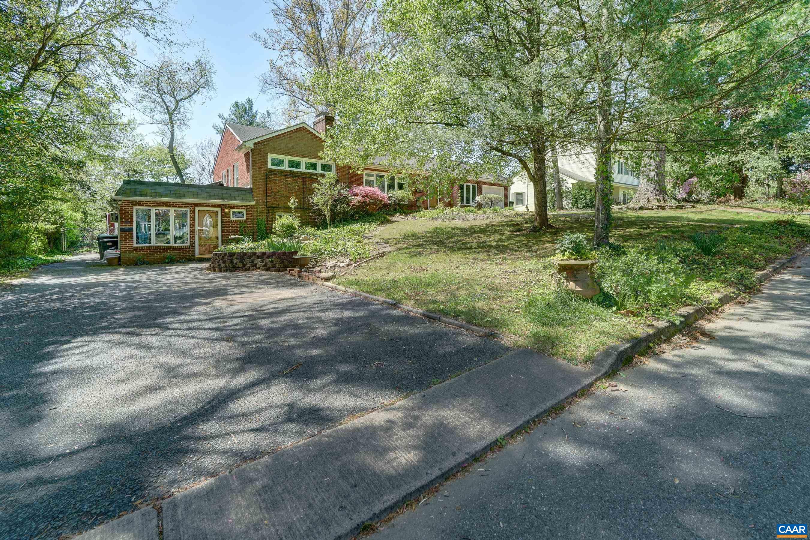 1514 WESTWOOD RD Unit: A and B