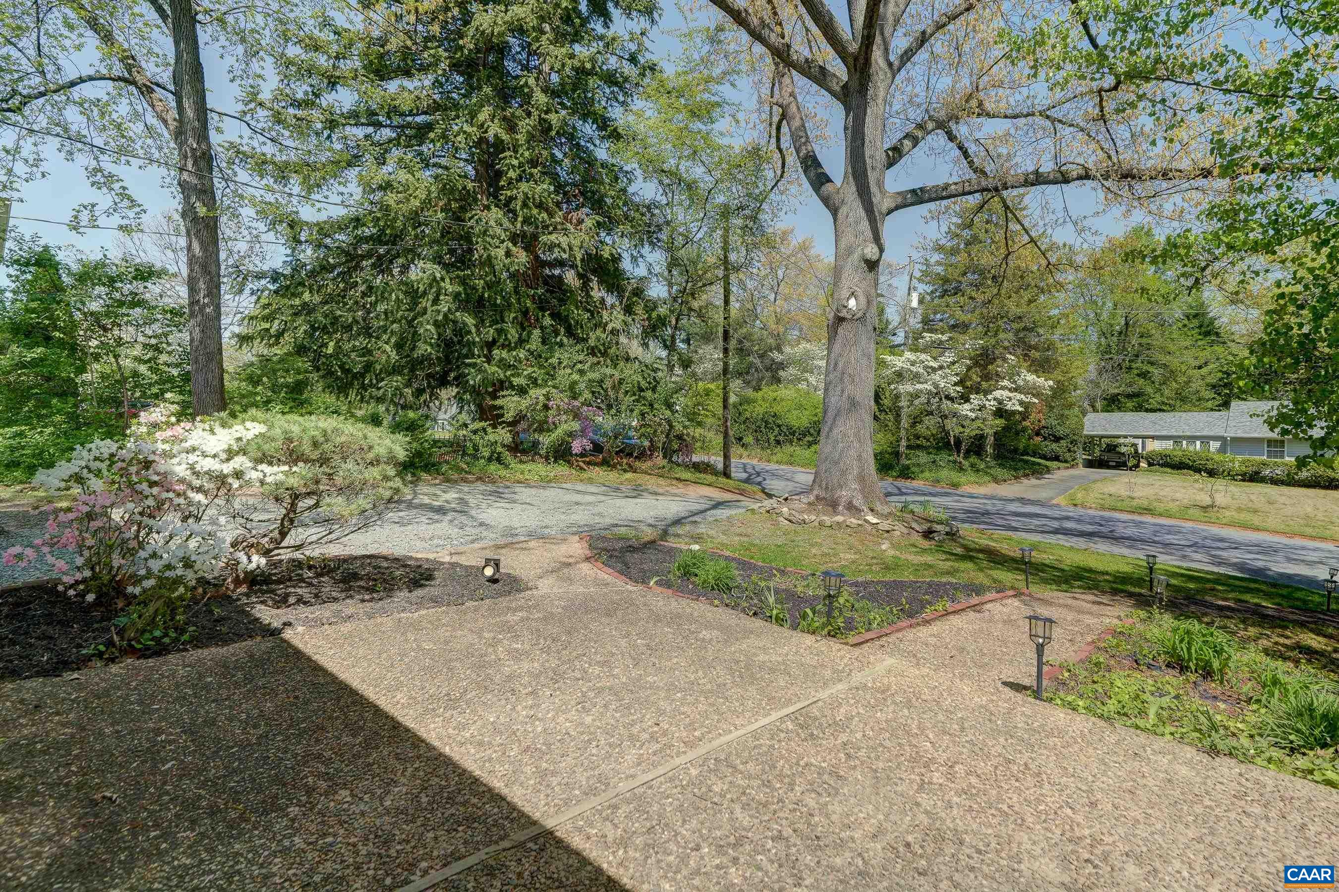 1514 WESTWOOD RD Unit: A and B