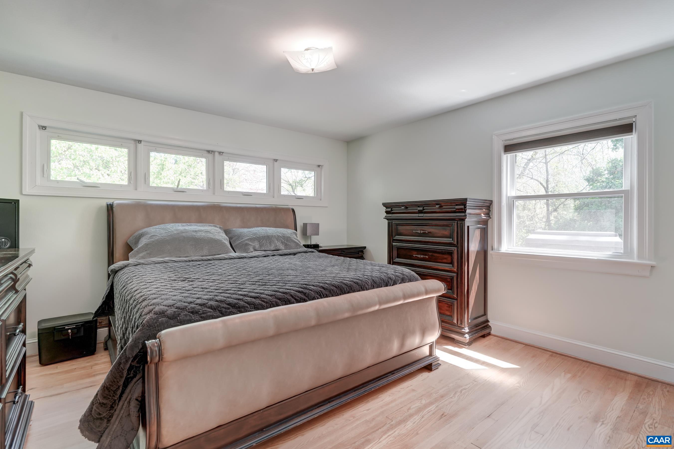 1514 WESTWOOD RD Unit: A and B