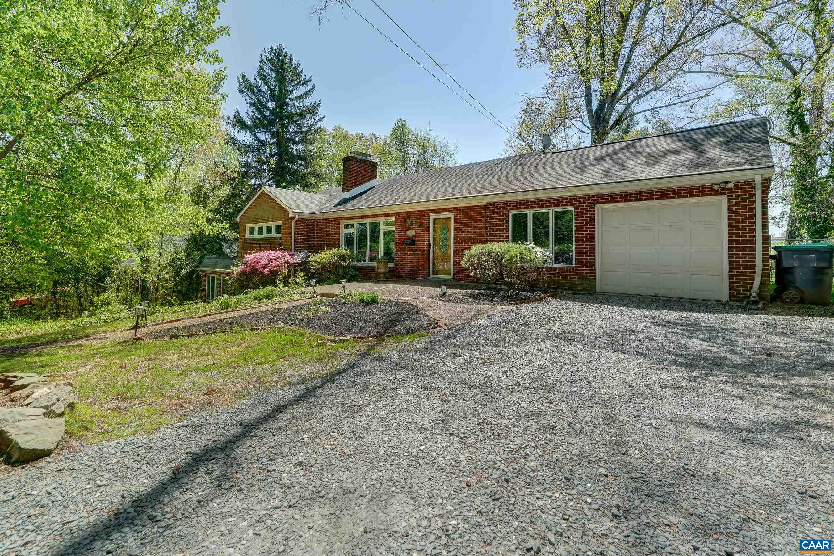 1514 WESTWOOD RD Unit: A and B