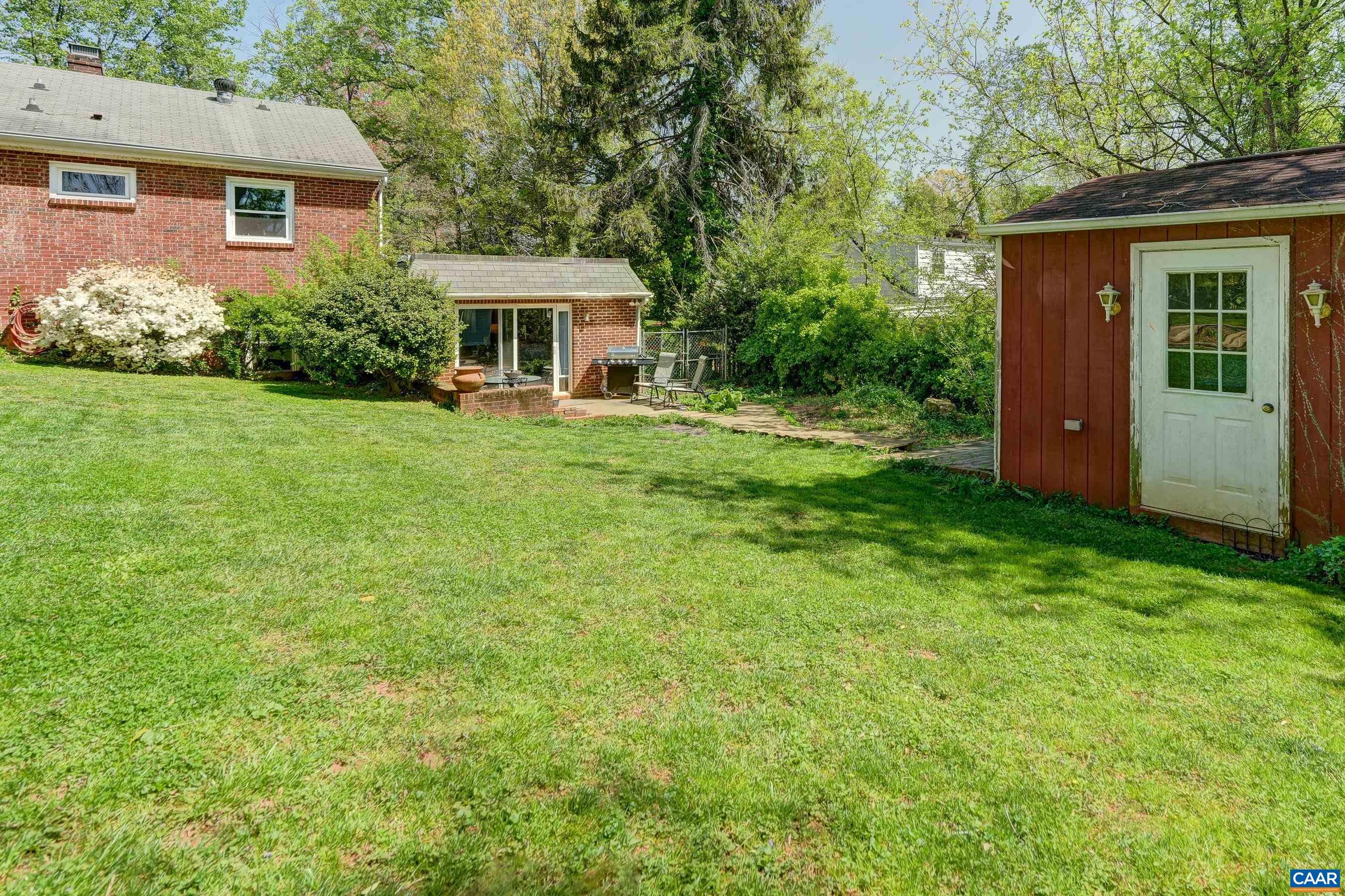 1514 WESTWOOD RD Unit: A and B