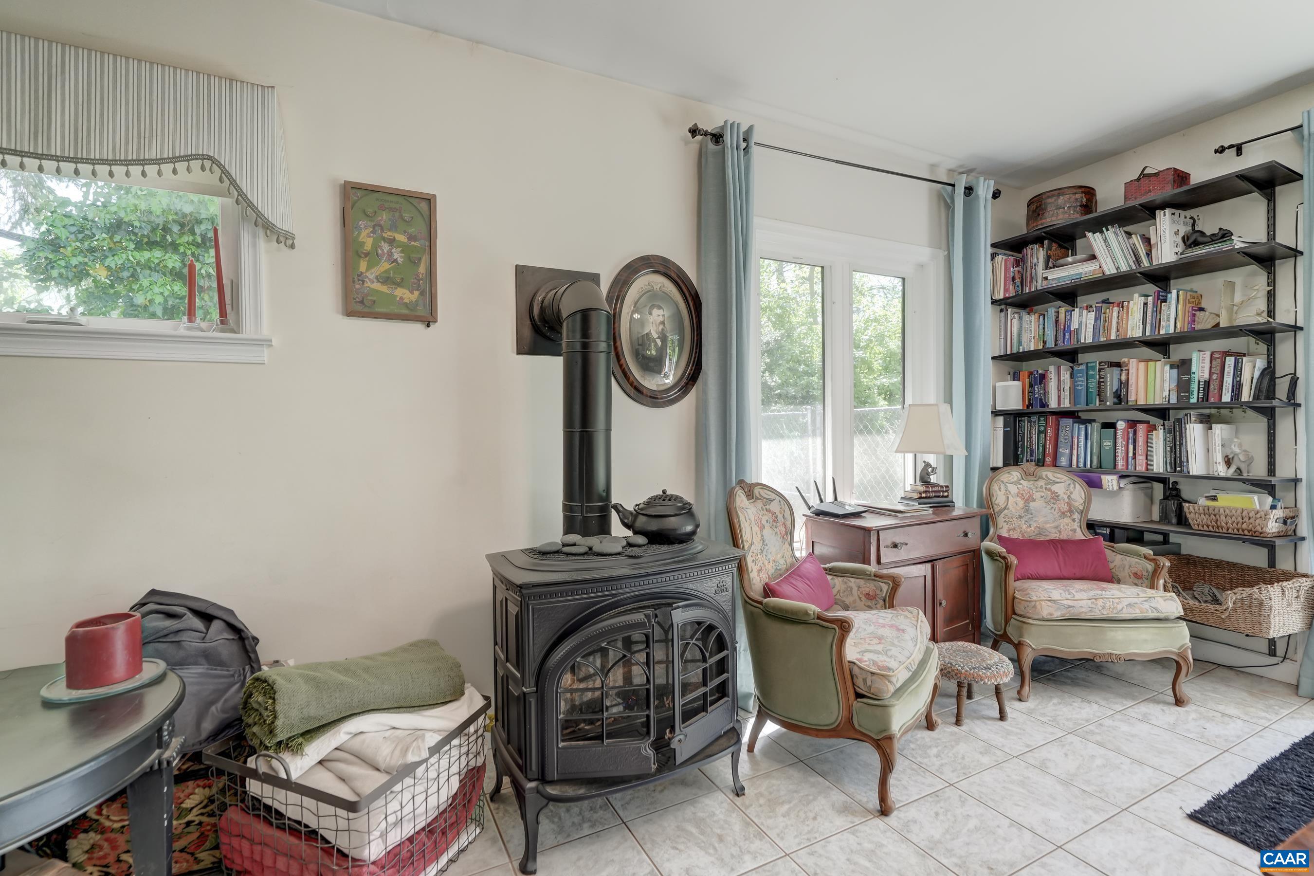 1514 WESTWOOD RD Unit: A and B