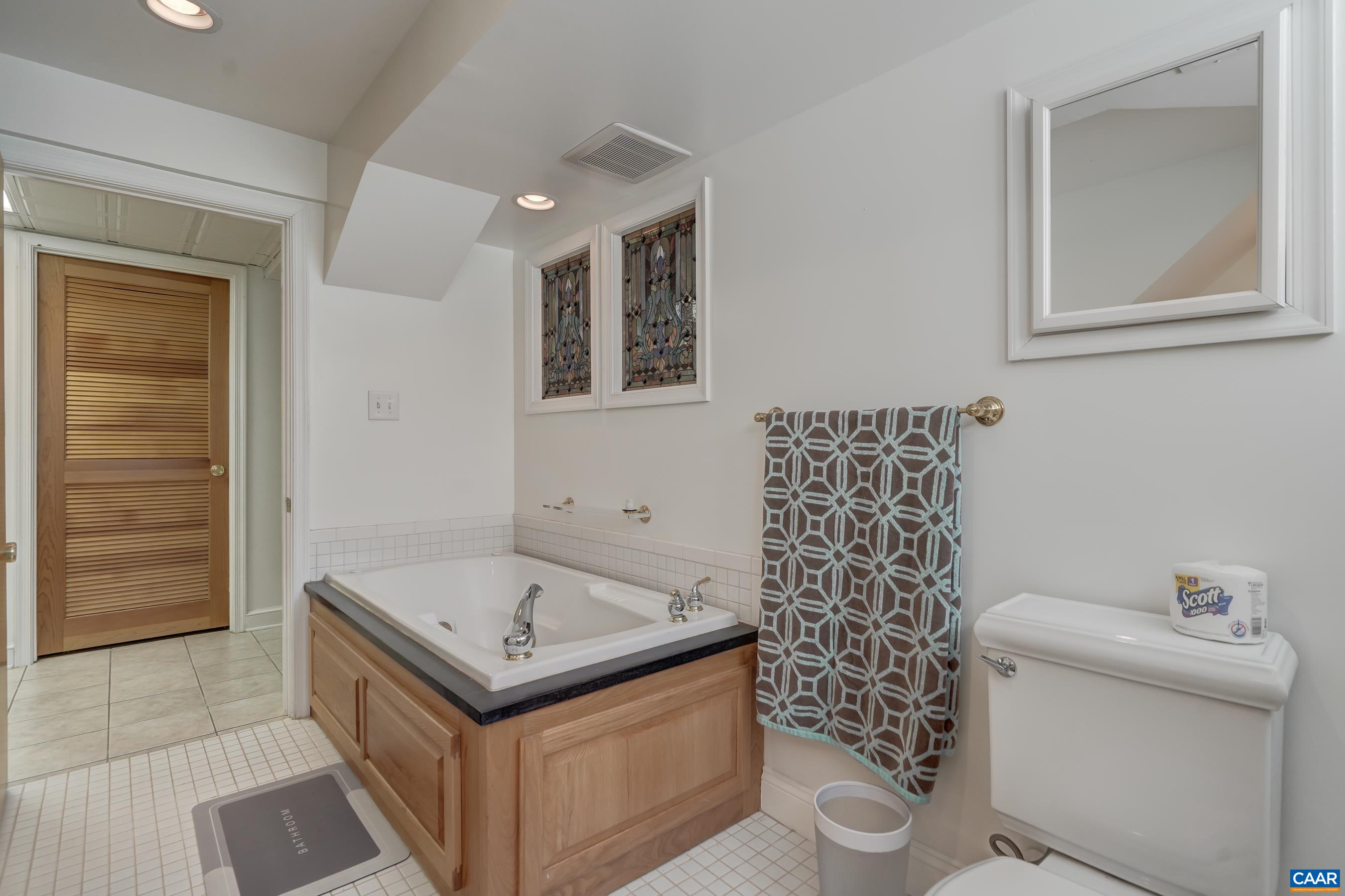 1514 WESTWOOD RD Unit: A and B