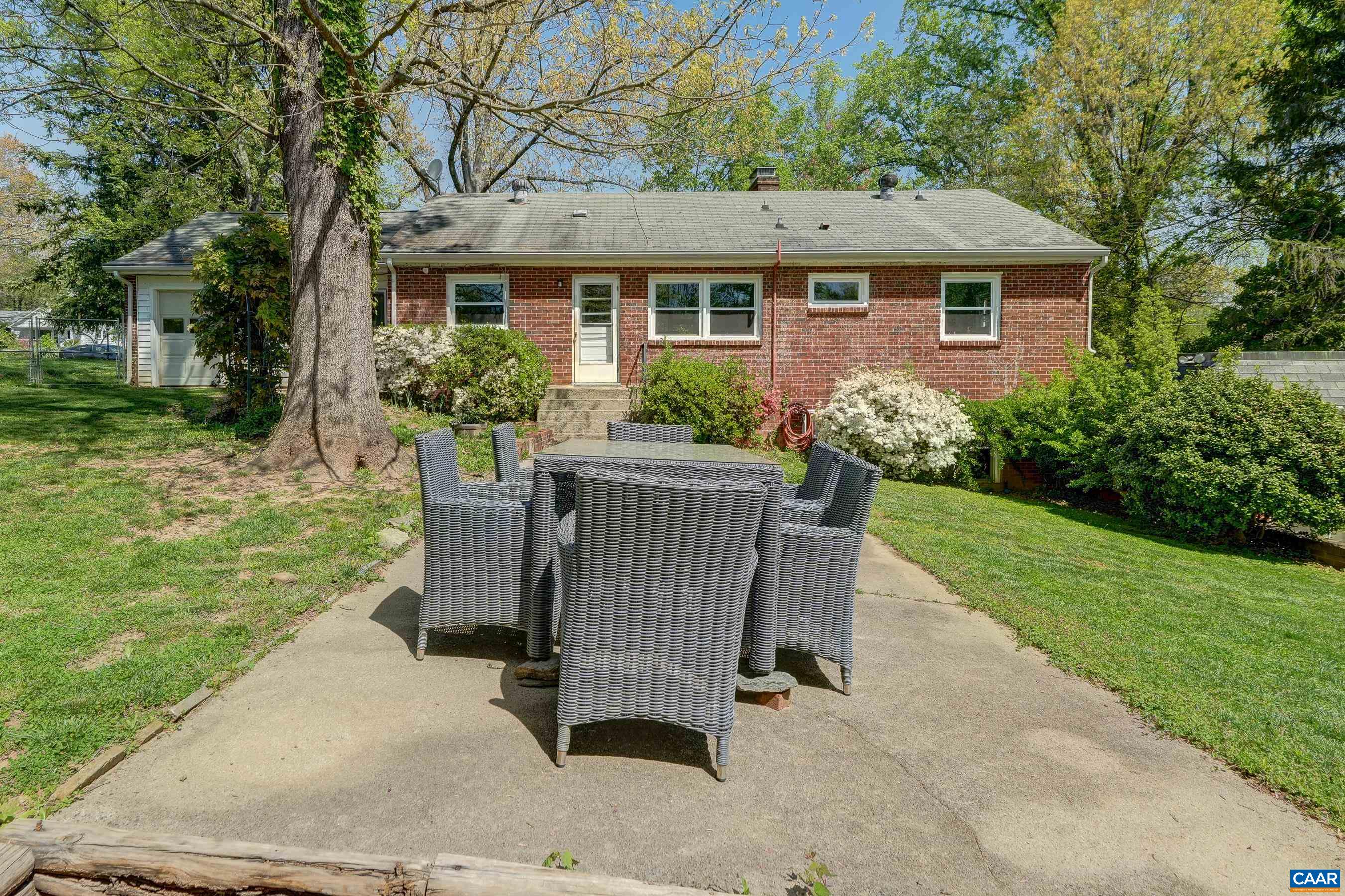 1514 WESTWOOD RD Unit: A and B