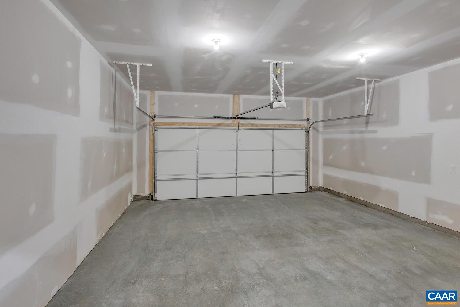 2022 LARKIN AVE