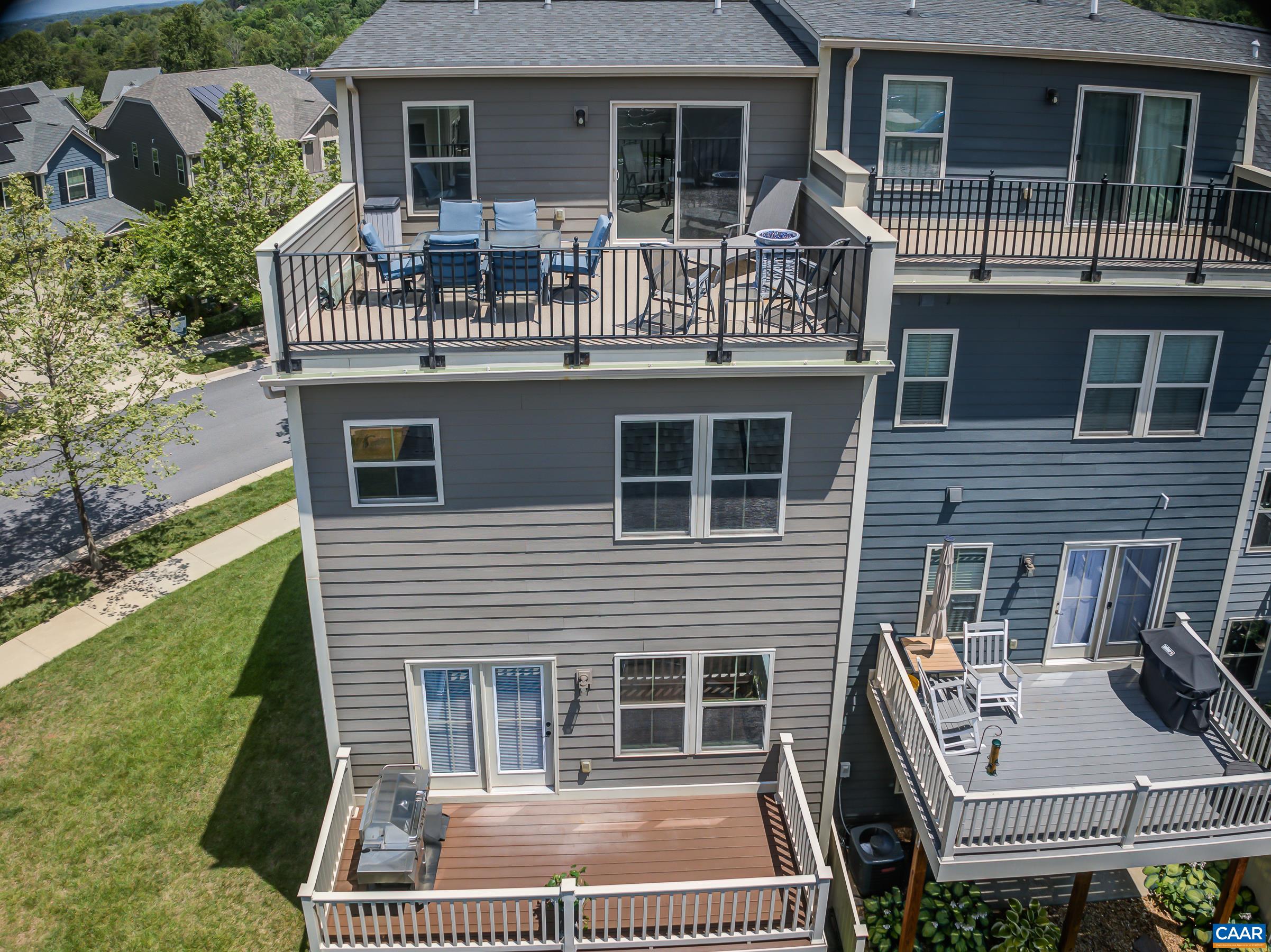 905 FLAT WATERS LN