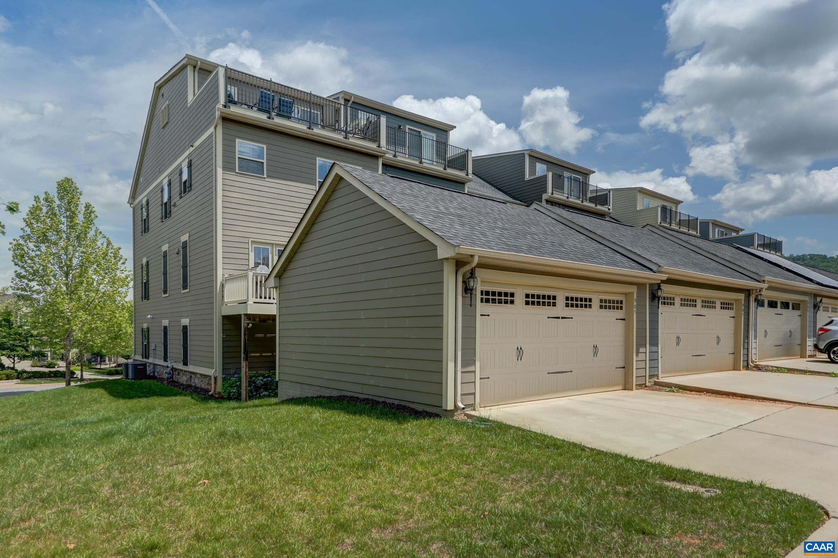 905 FLAT WATERS LN