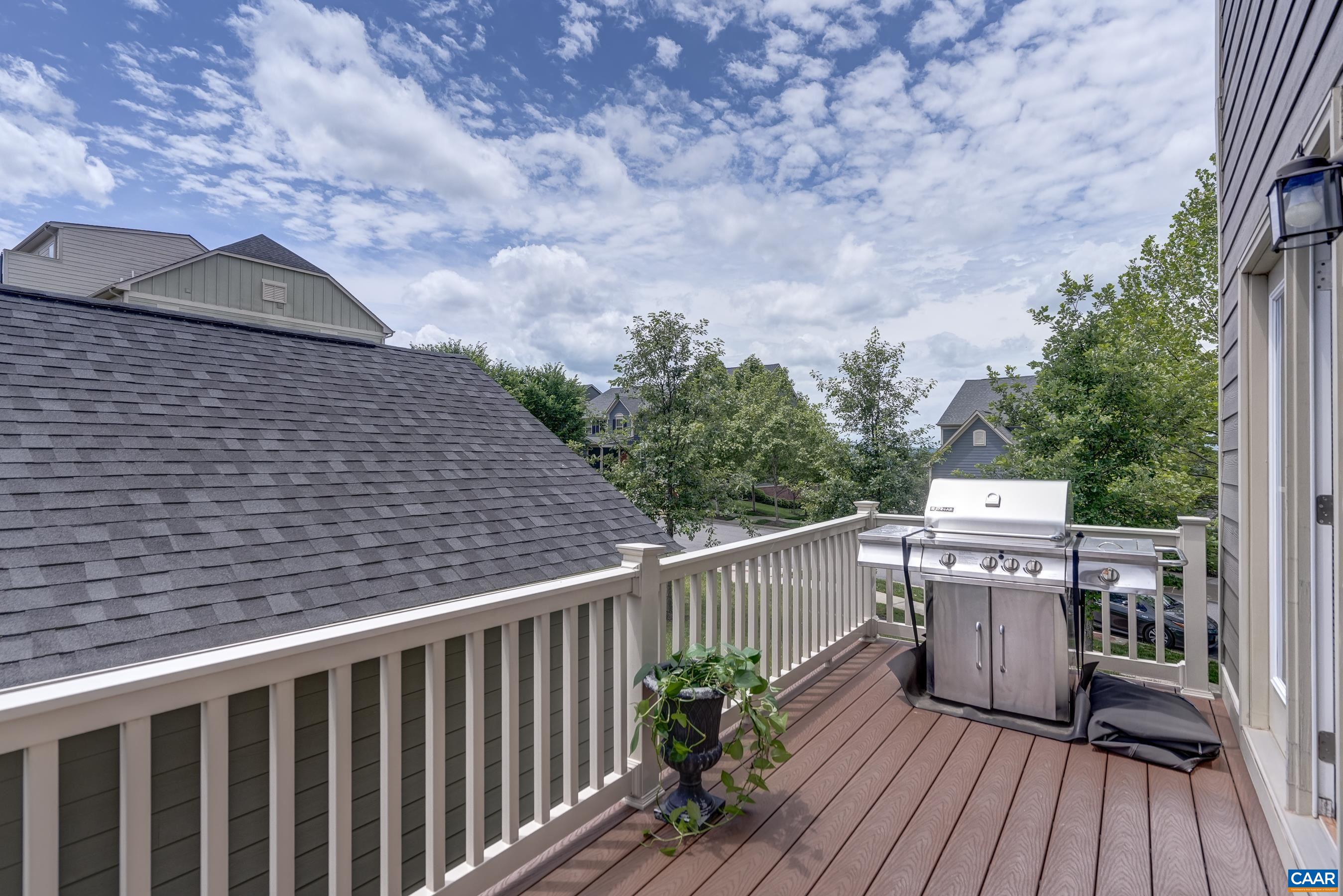 905 FLAT WATERS LN