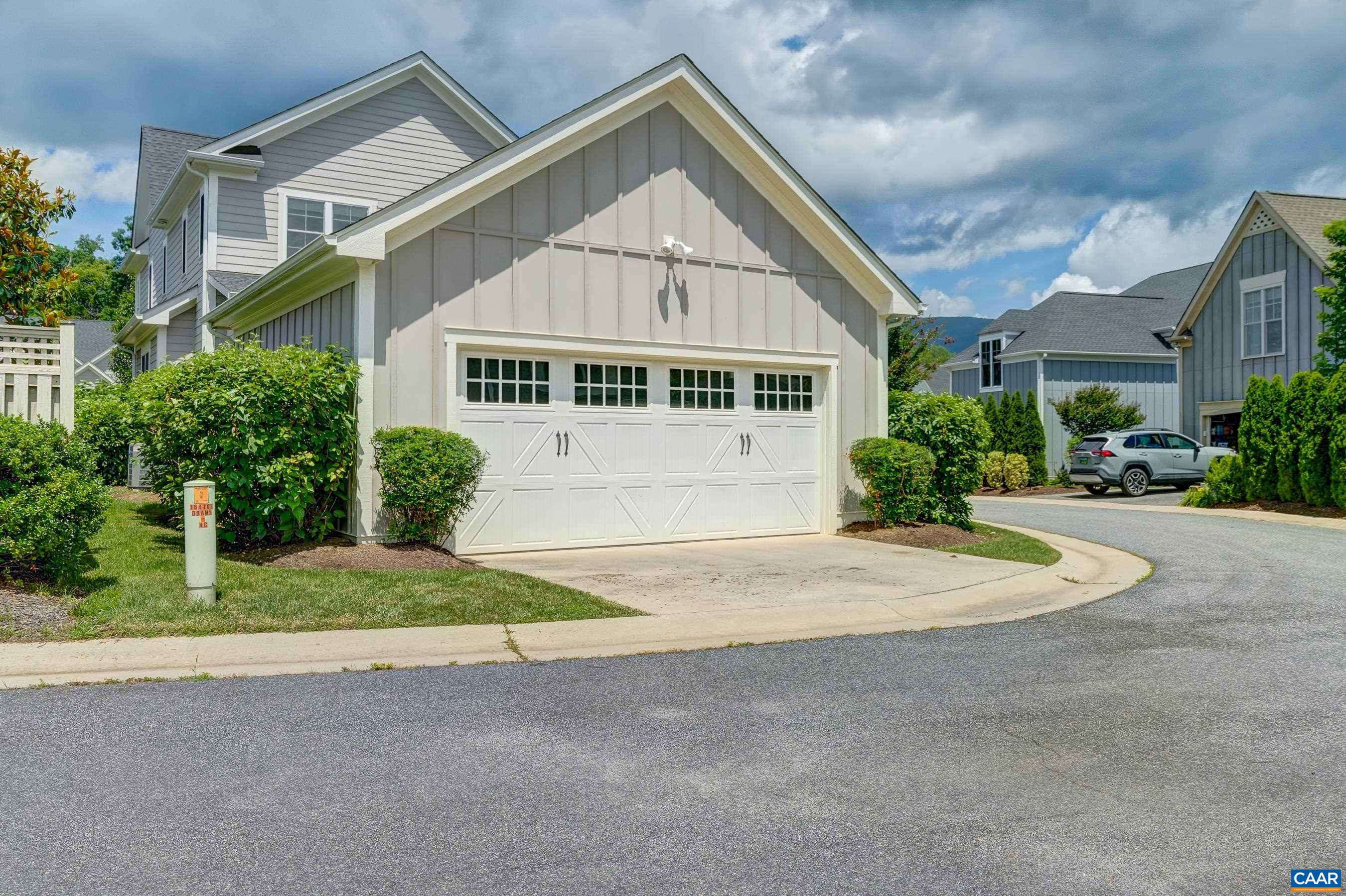 772 GOLF VIEW DR