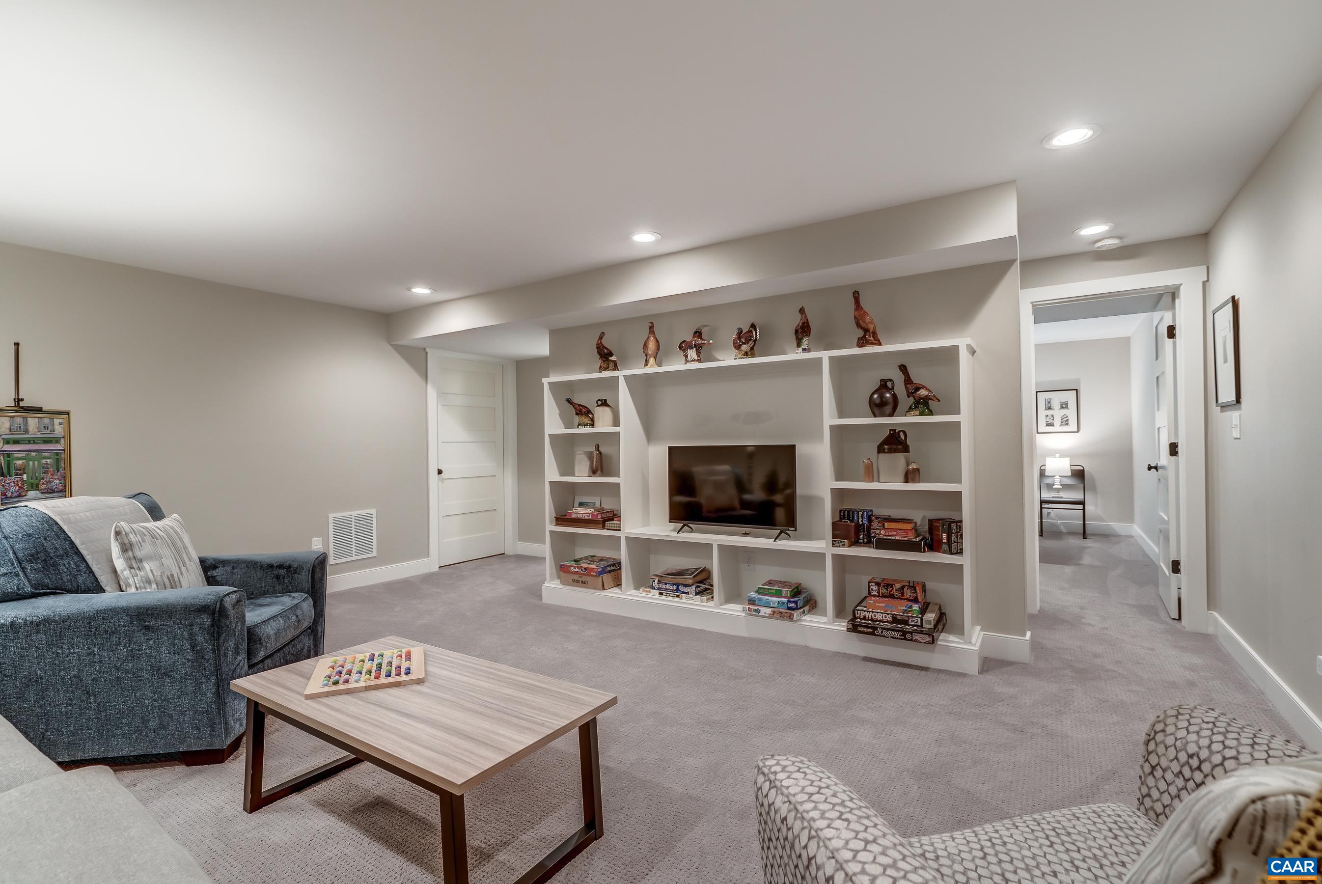 772 GOLF VIEW DR