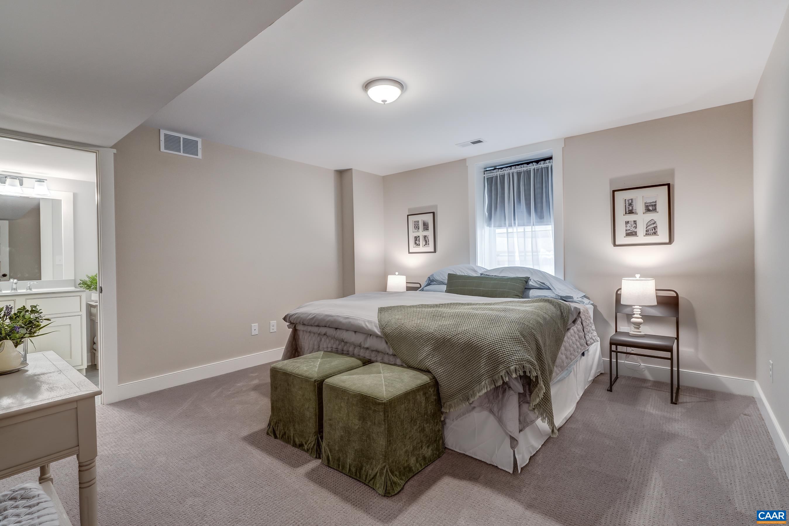 772 GOLF VIEW DR