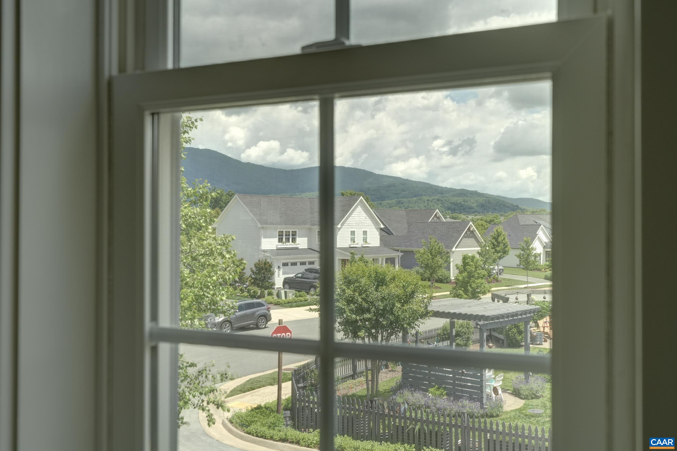 772 GOLF VIEW DR