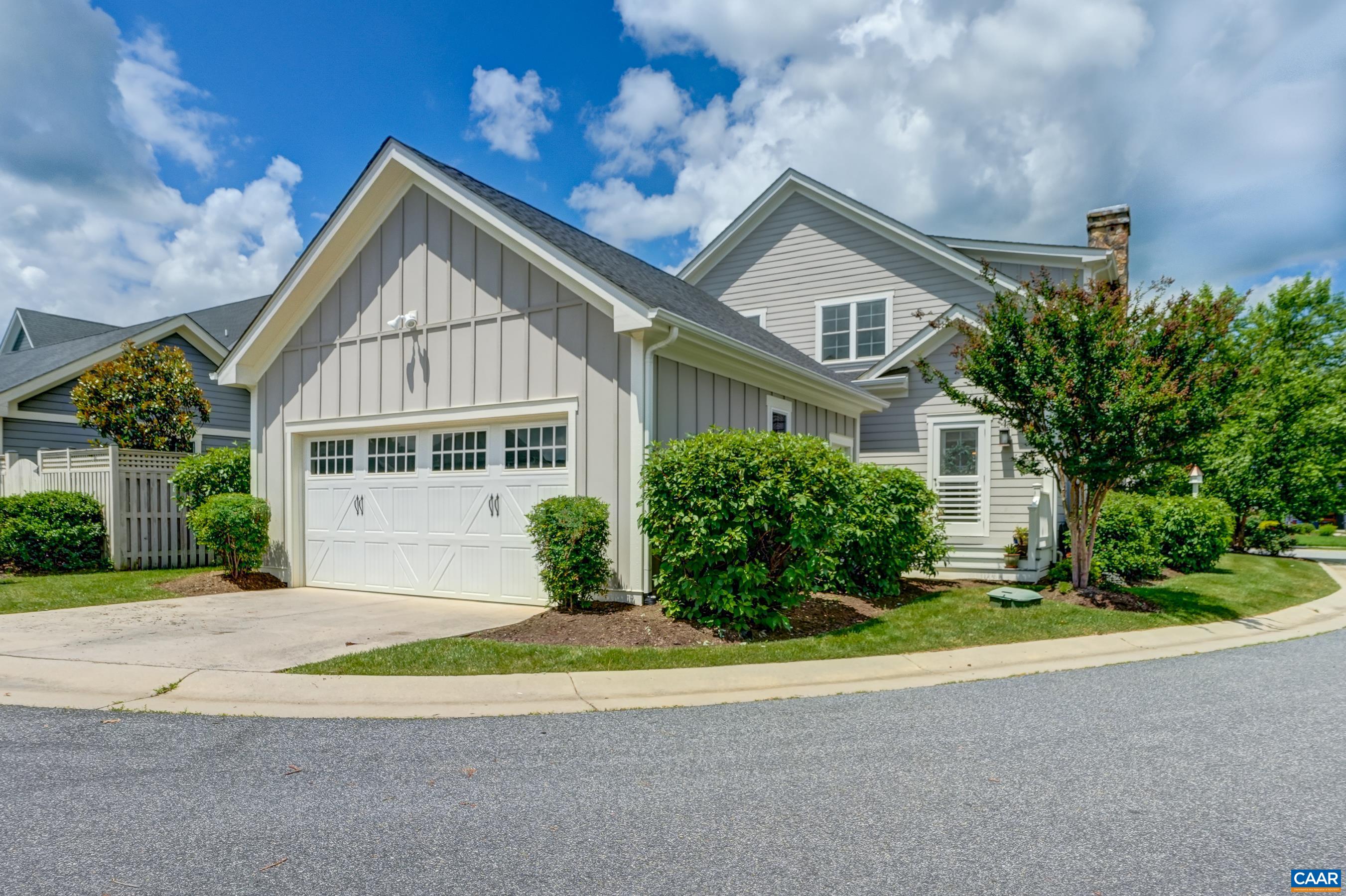 772 GOLF VIEW DR