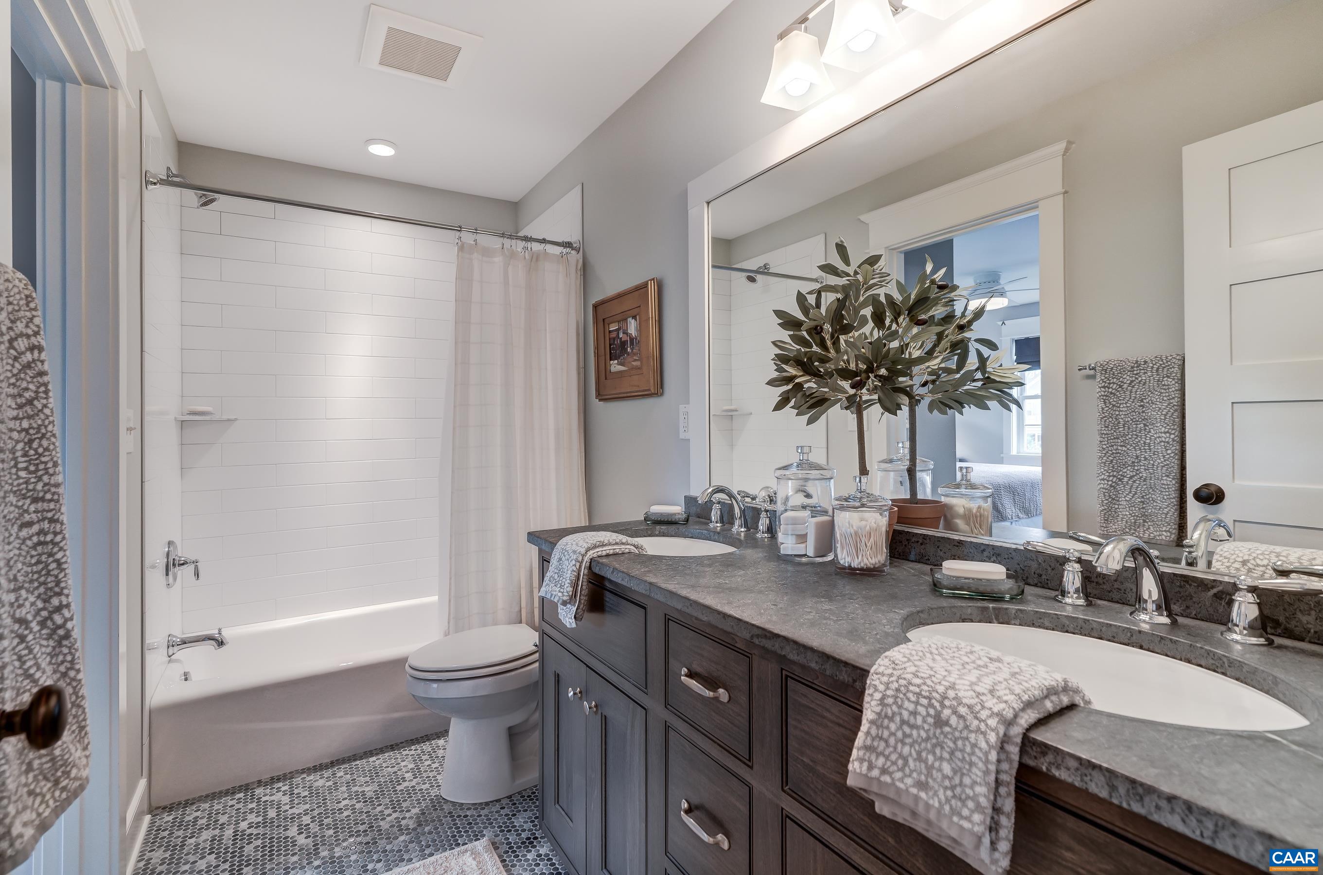 772 GOLF VIEW DR