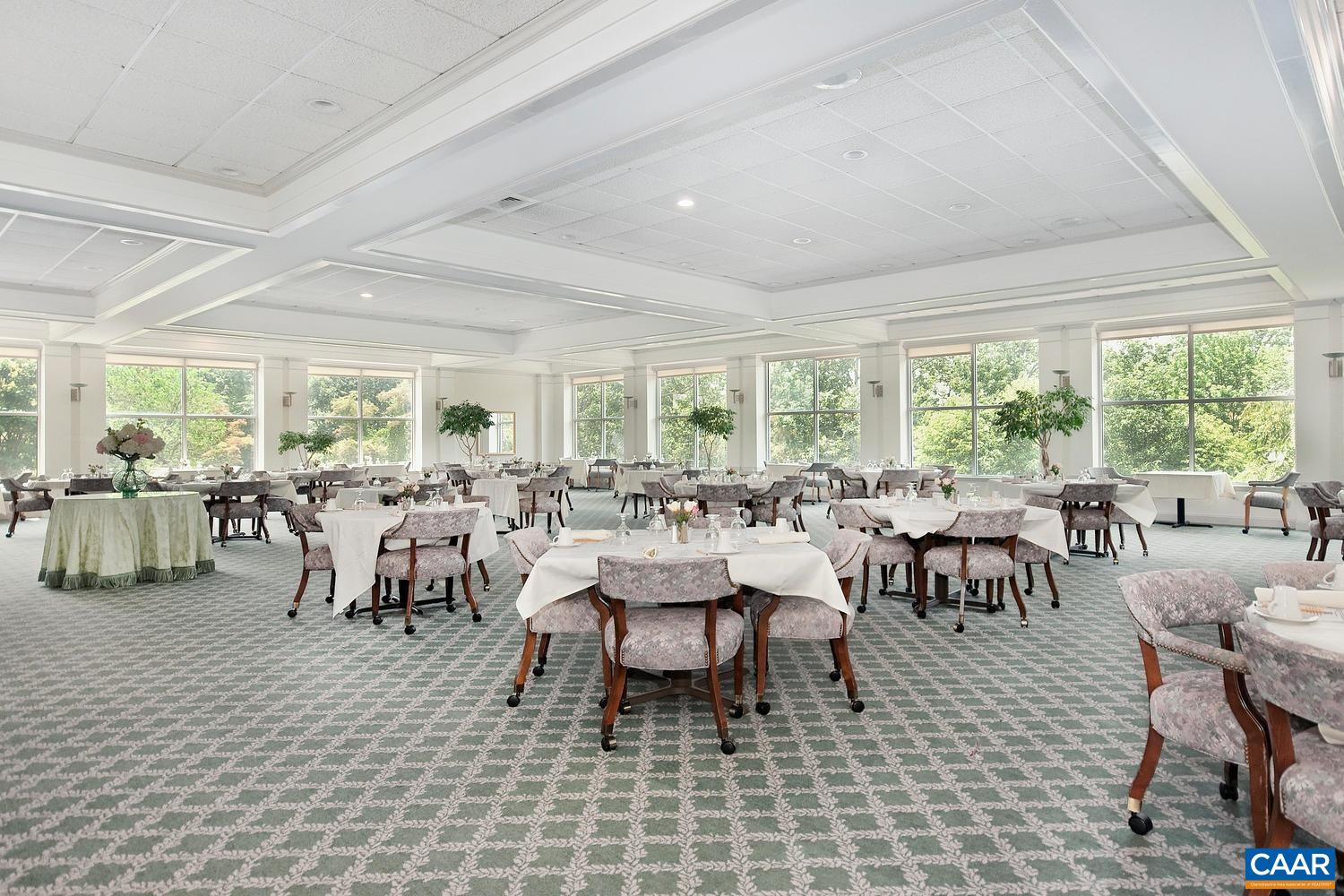 500 CRESTWOOD DR Unit: 2203